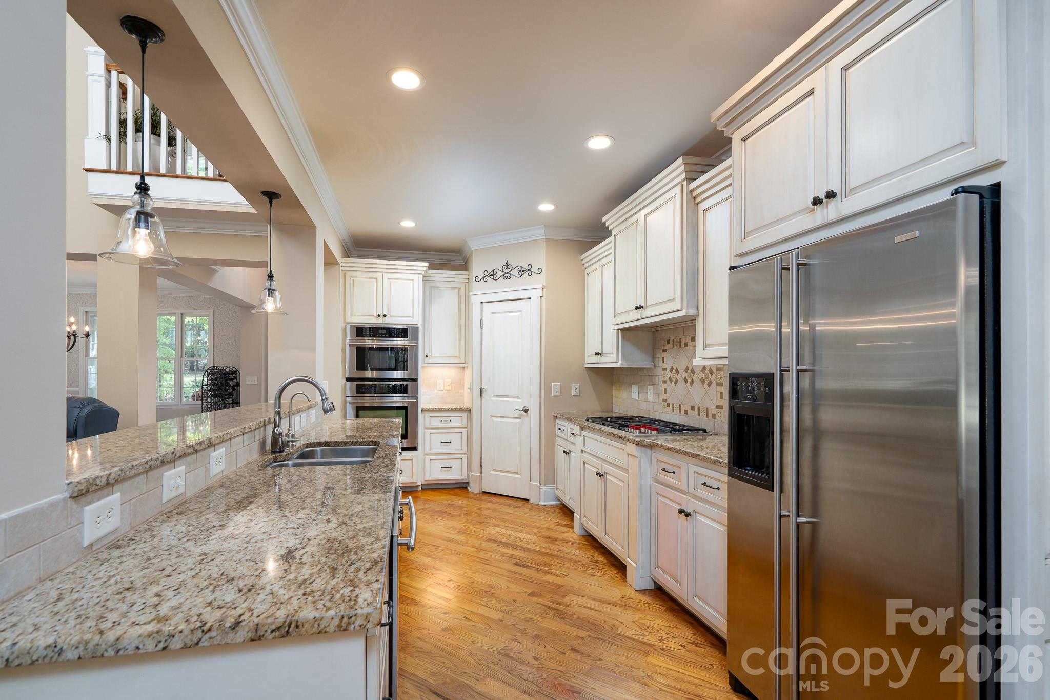 main property photo 11