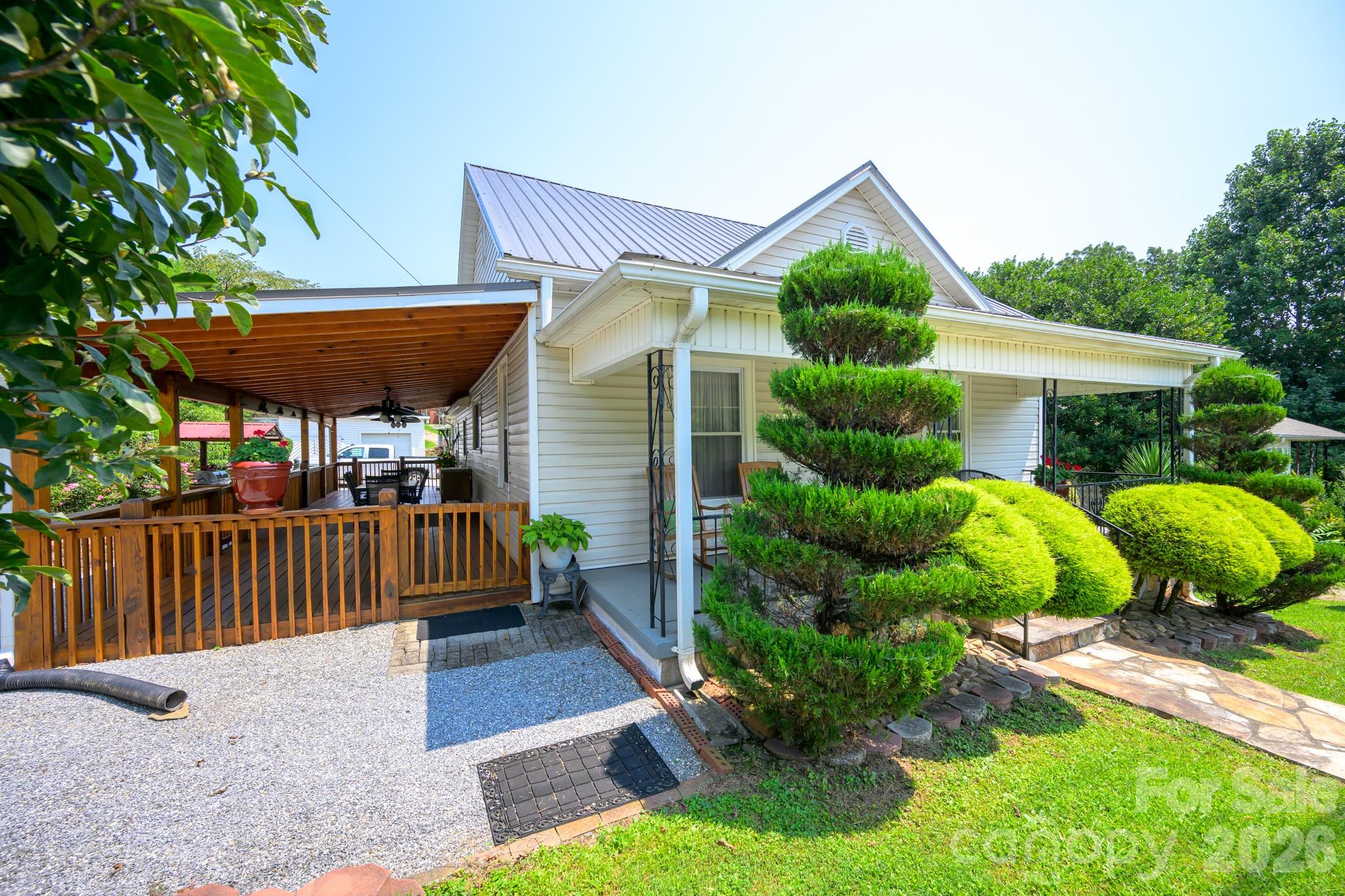 main property photo 18