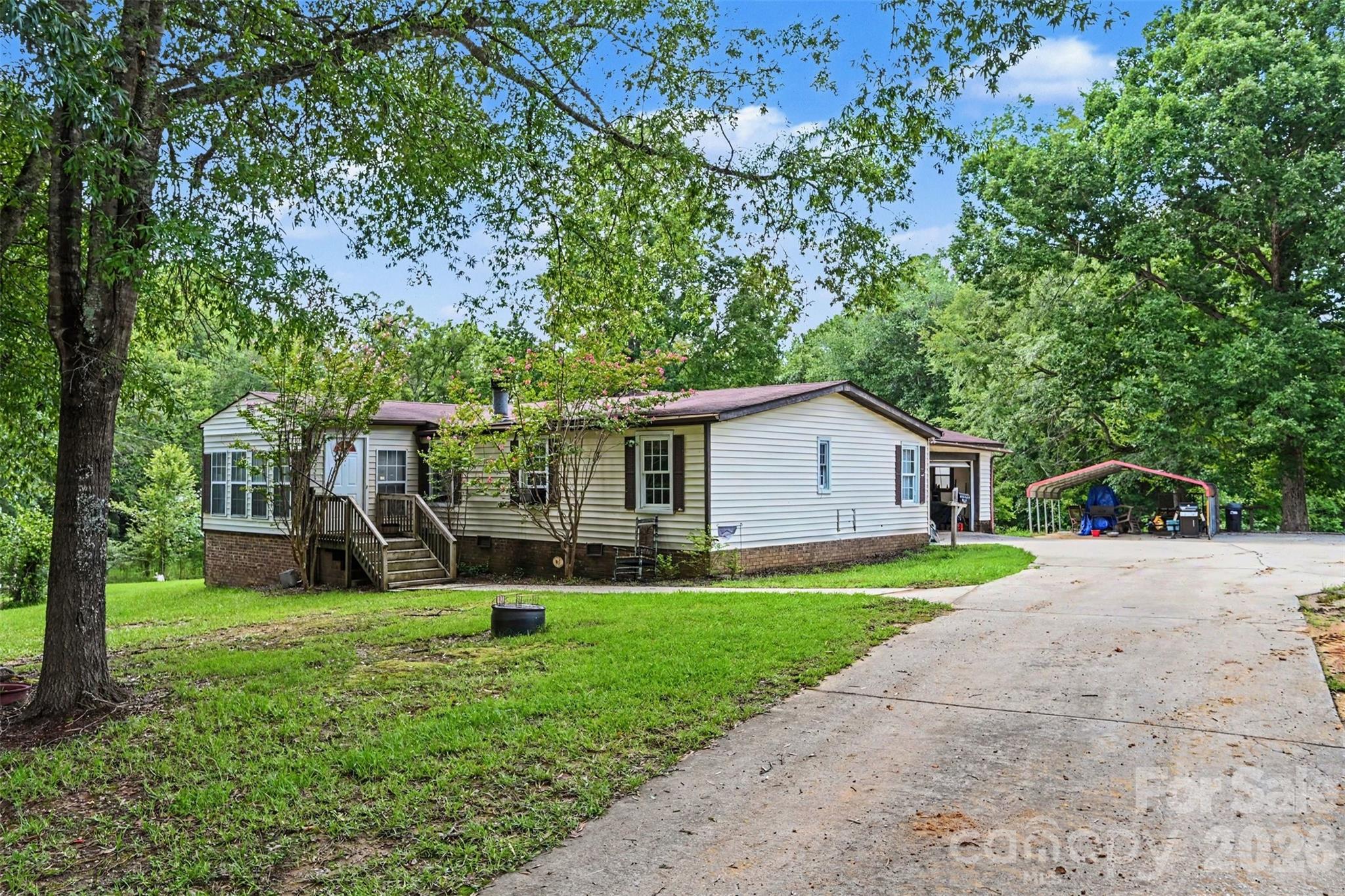 main property photo 3