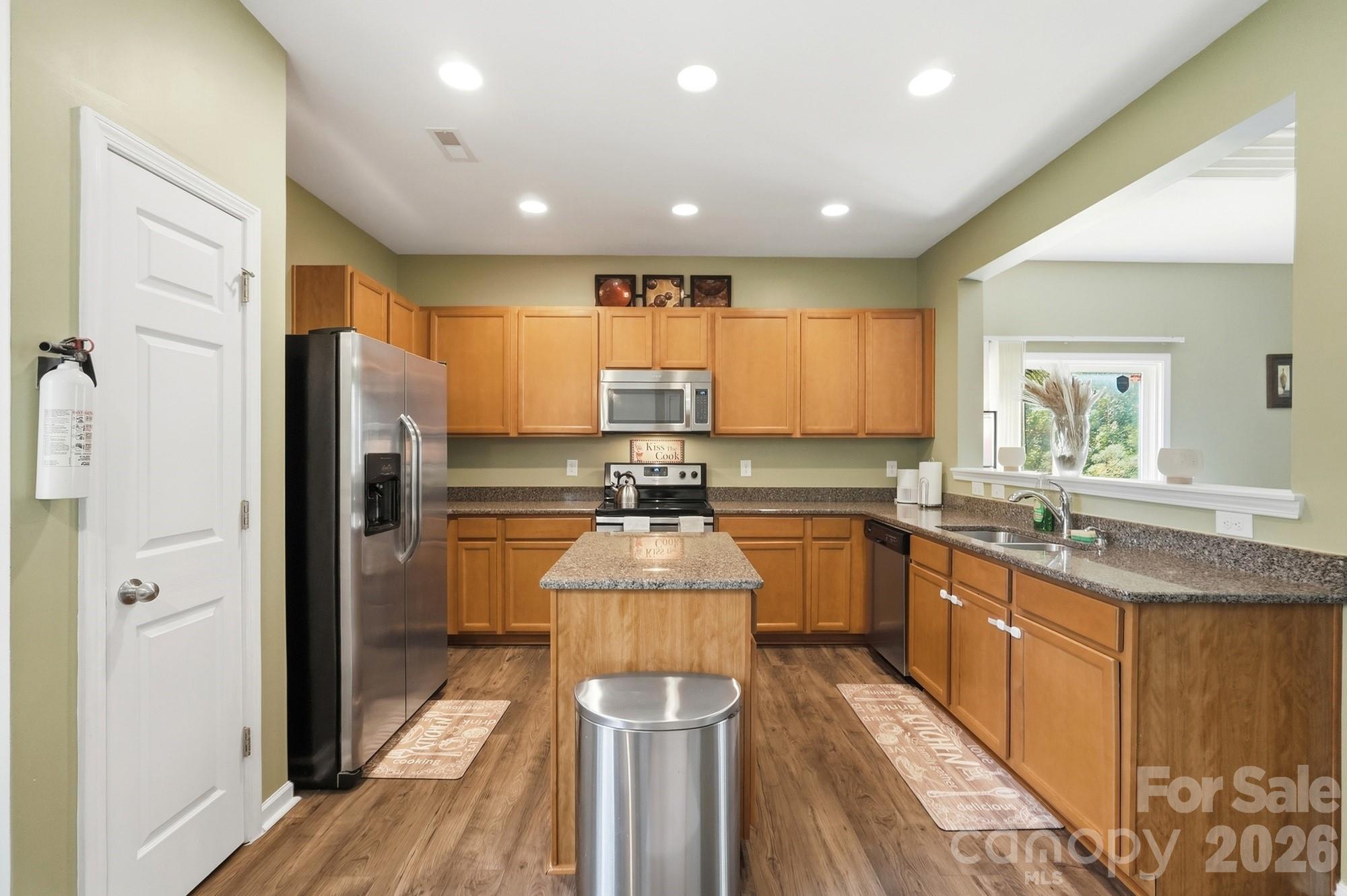 main property photo 9
