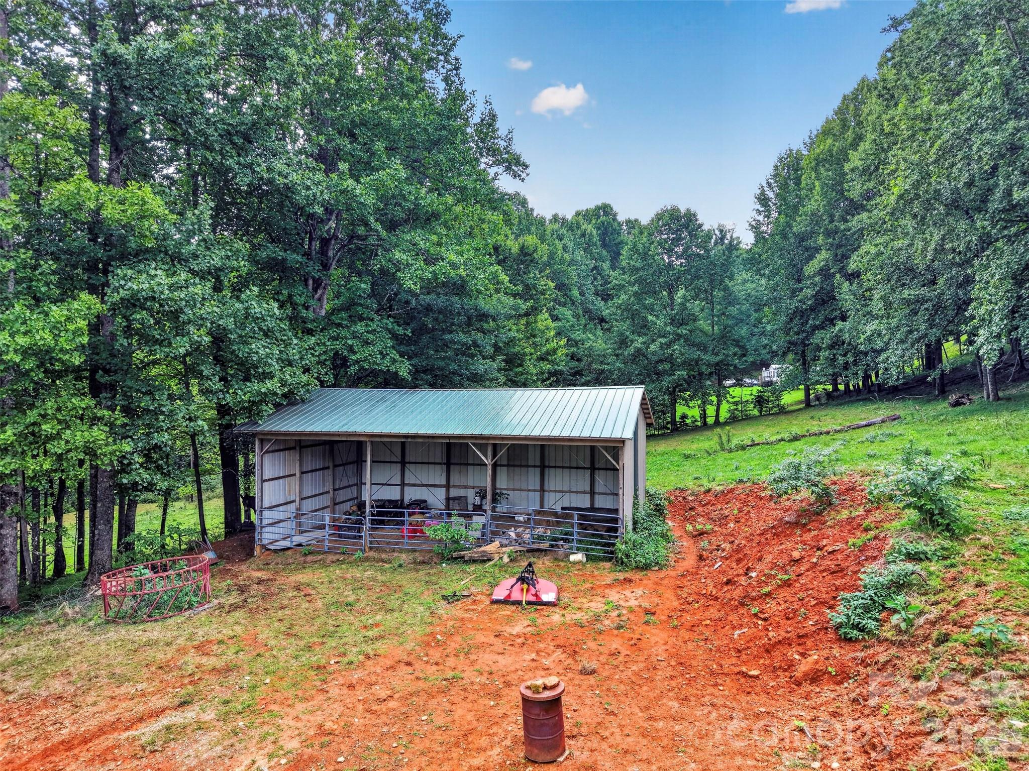main property photo 25