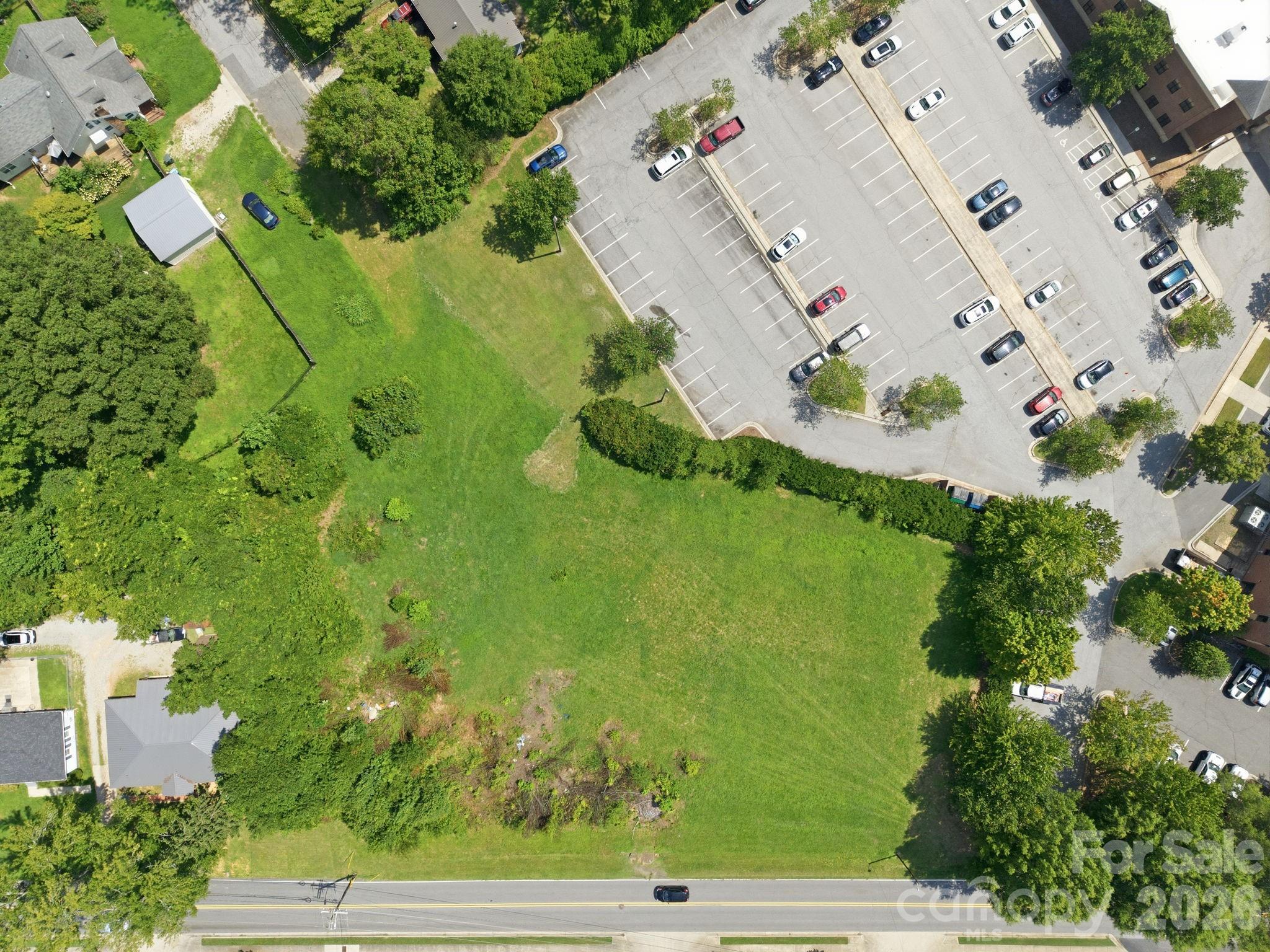 main property photo 11