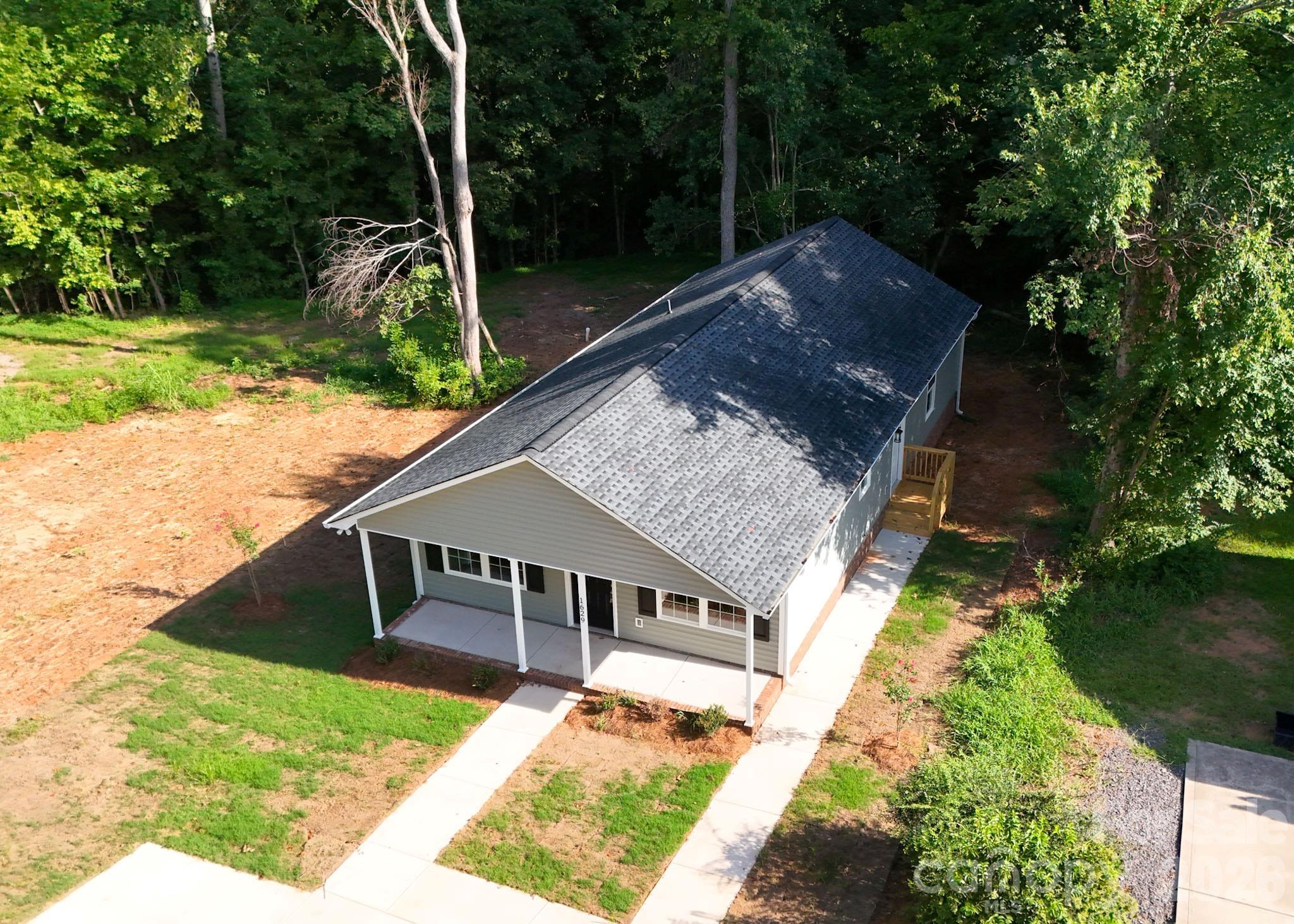 main property photo 28