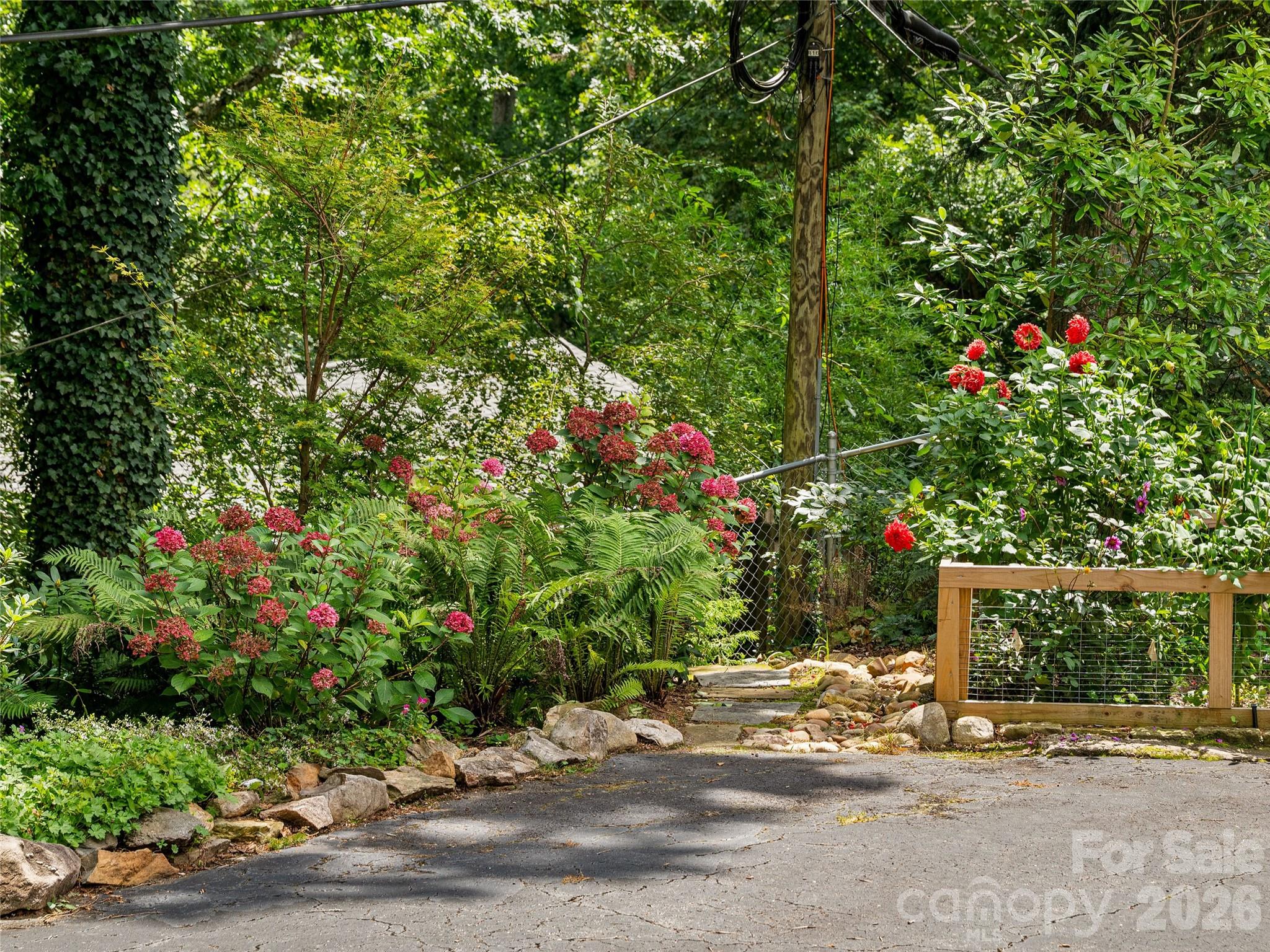 main property photo 40