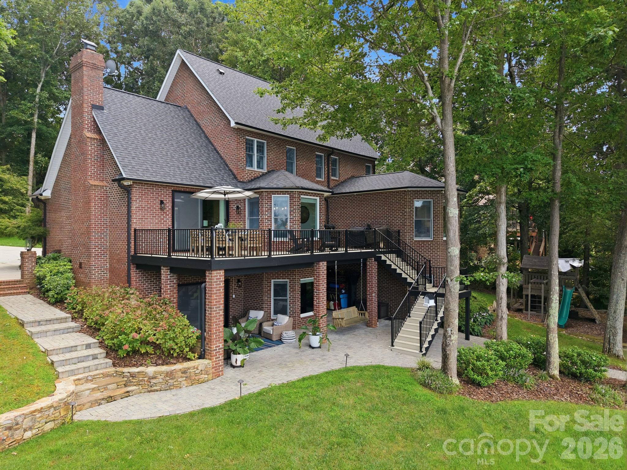 main property photo 45