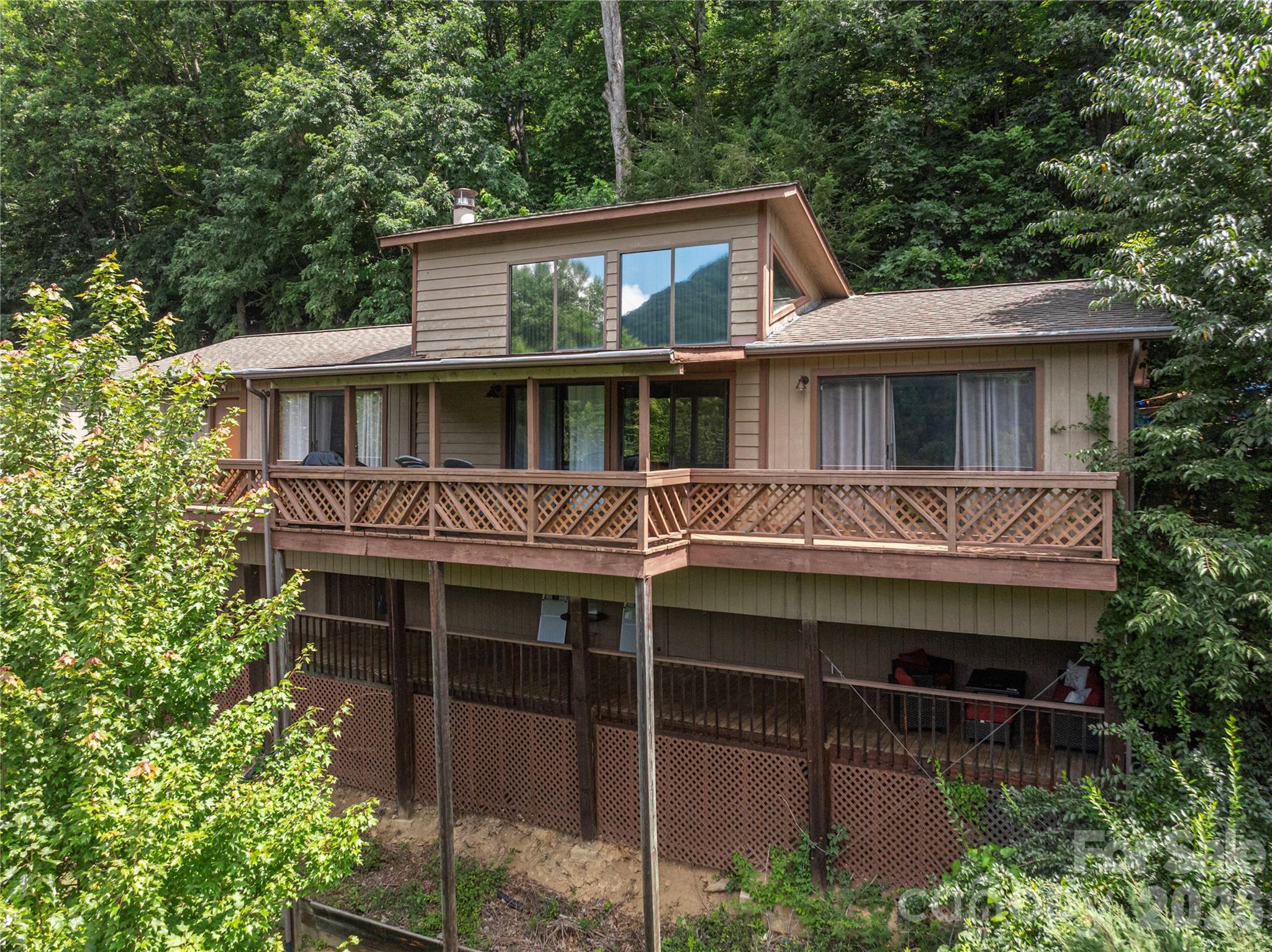 main property photo 24