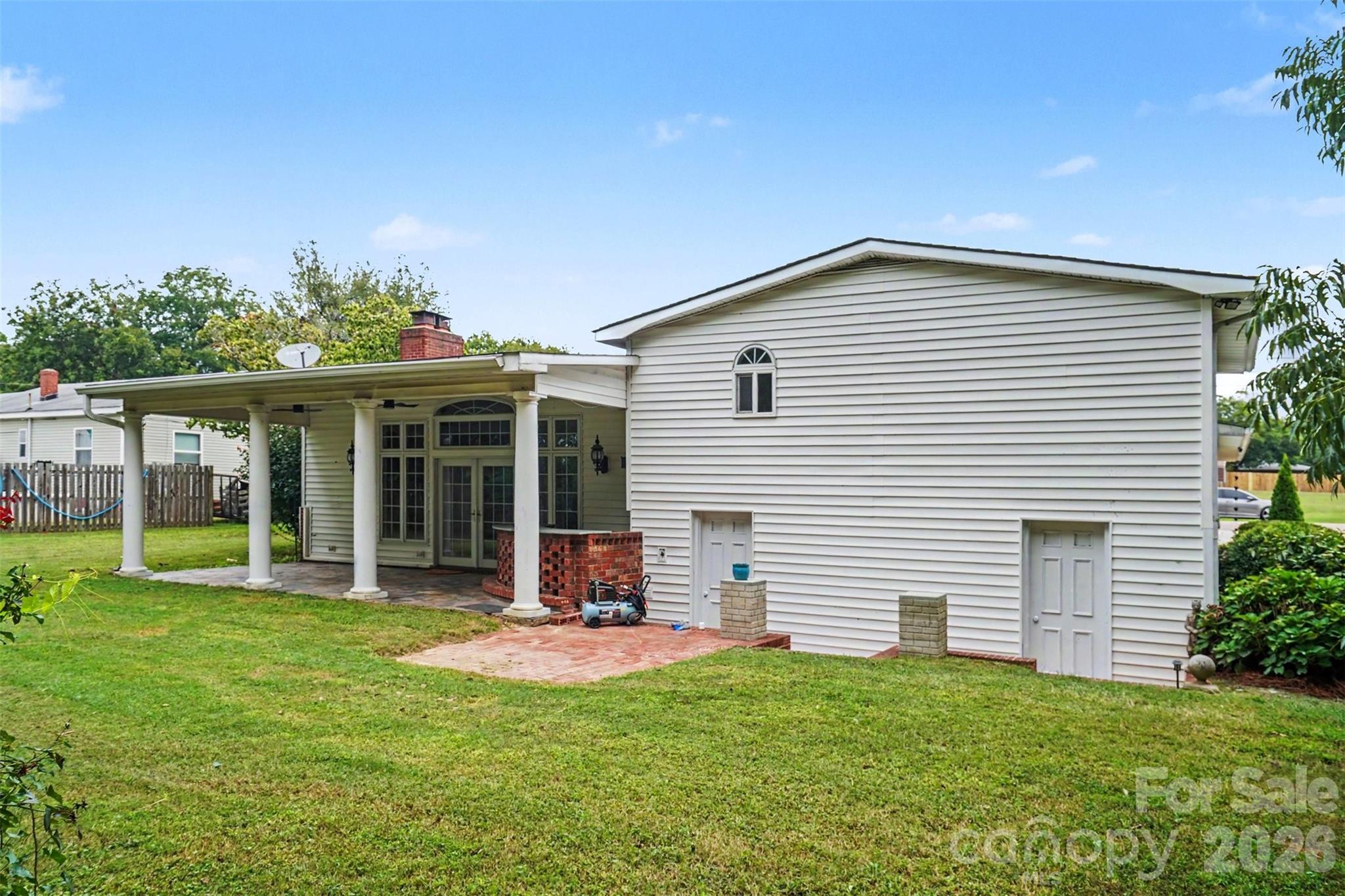 main property photo 30