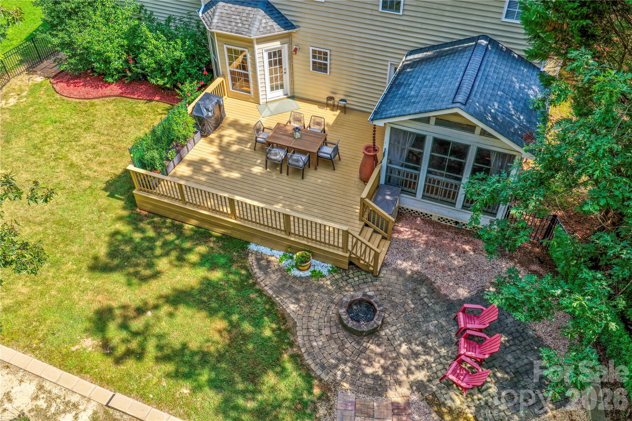 main property photo 41