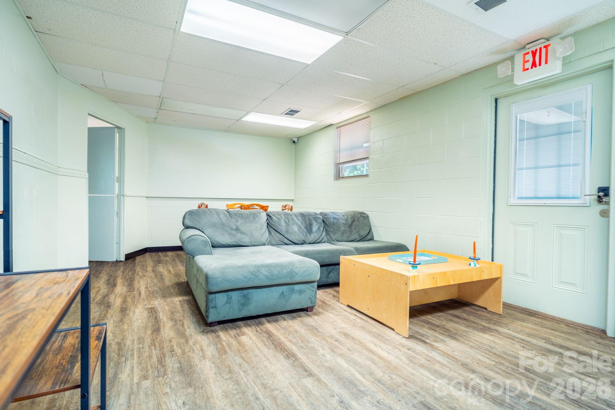 main property photo 5