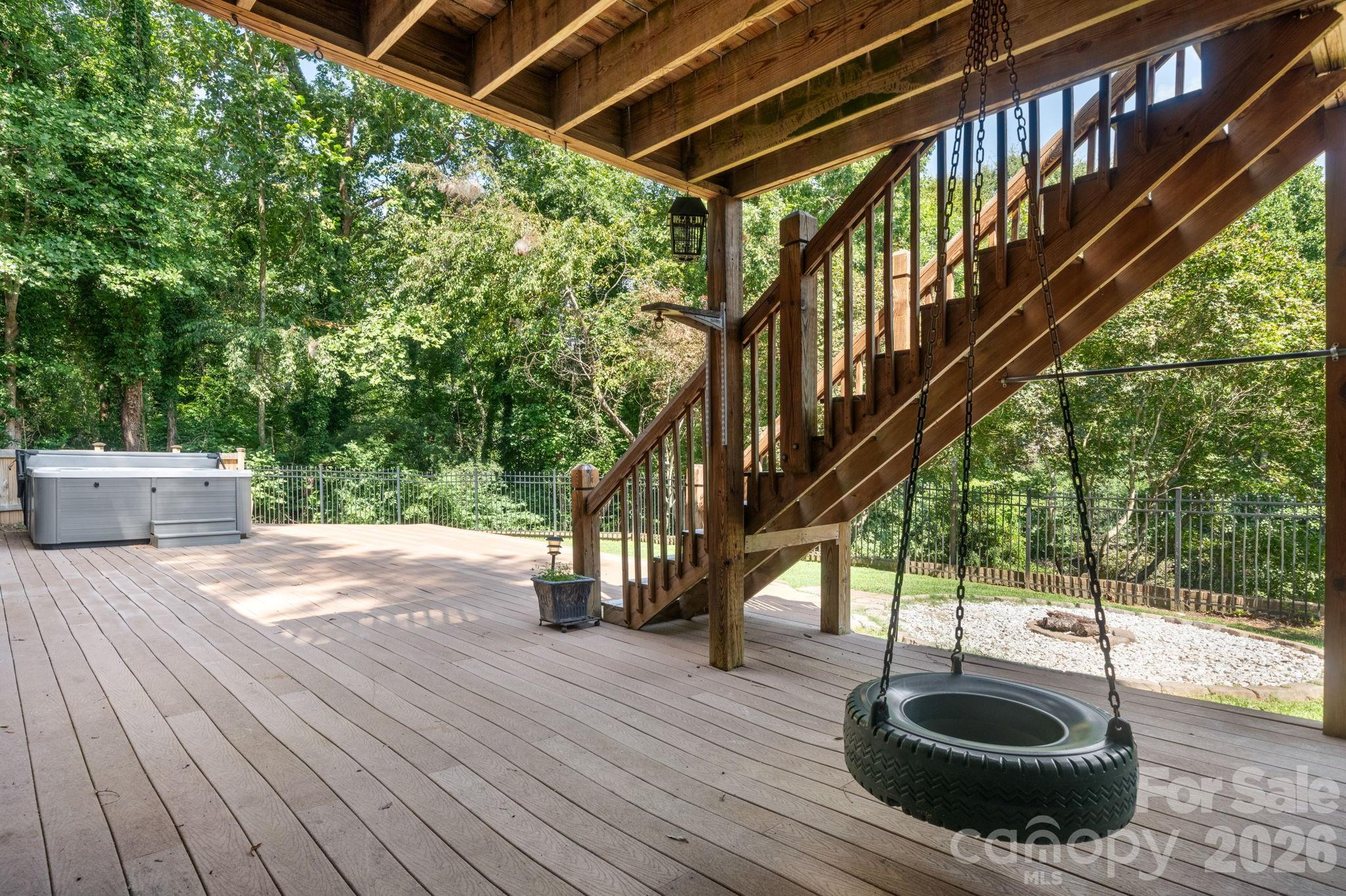 main property photo 30