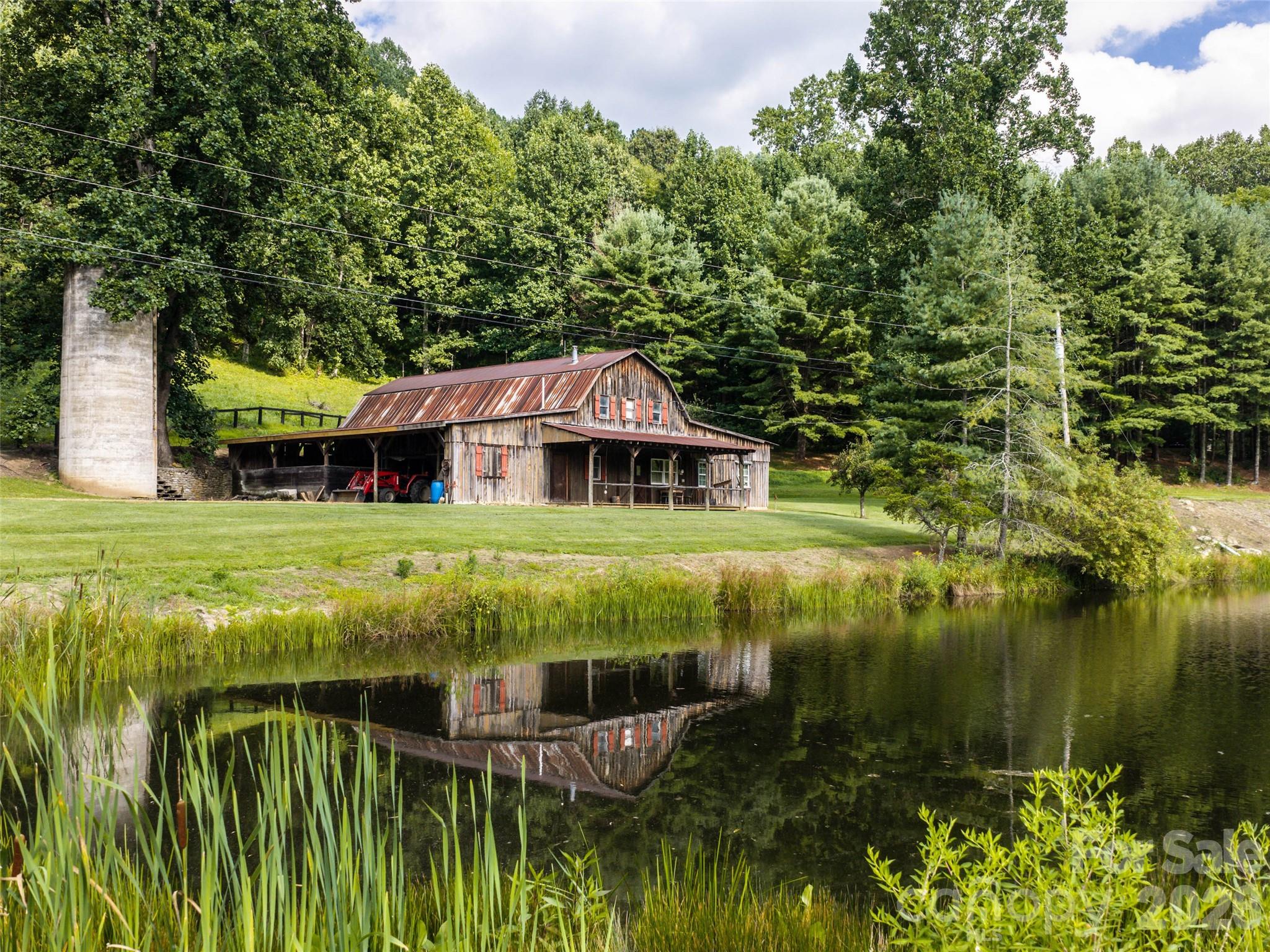 main property photo 41