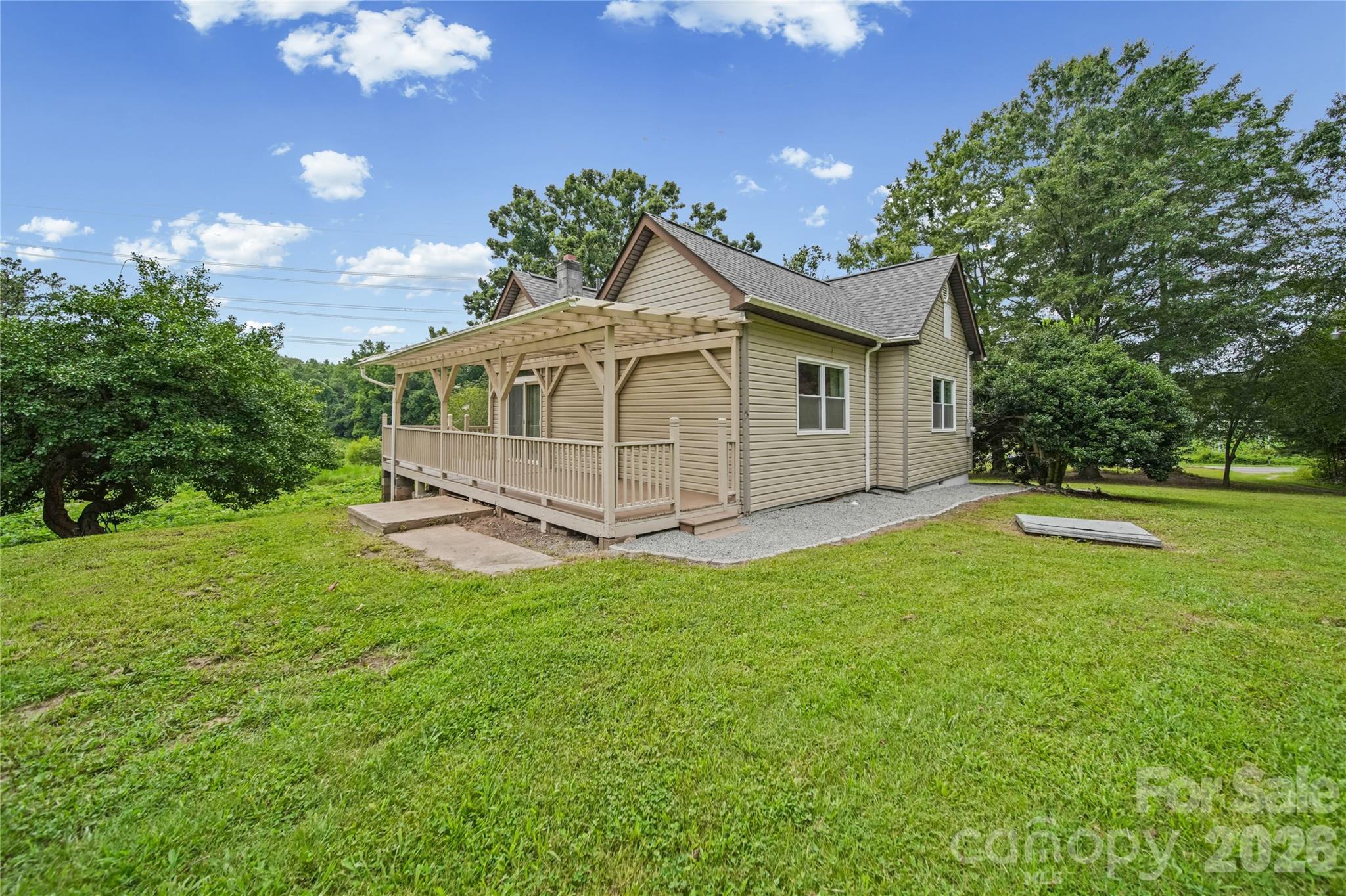 main property photo 3