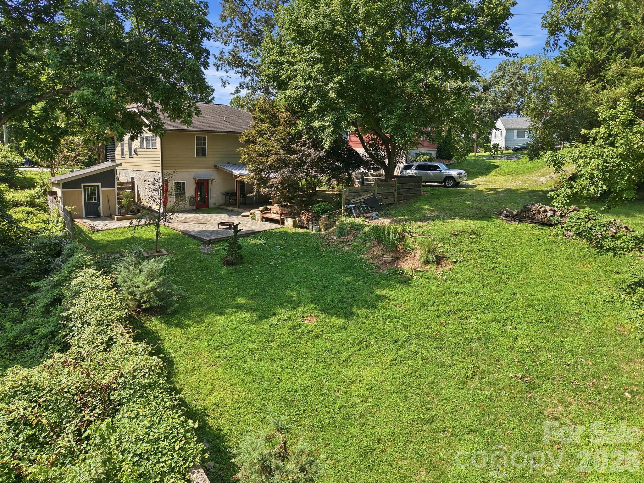 main property photo 6