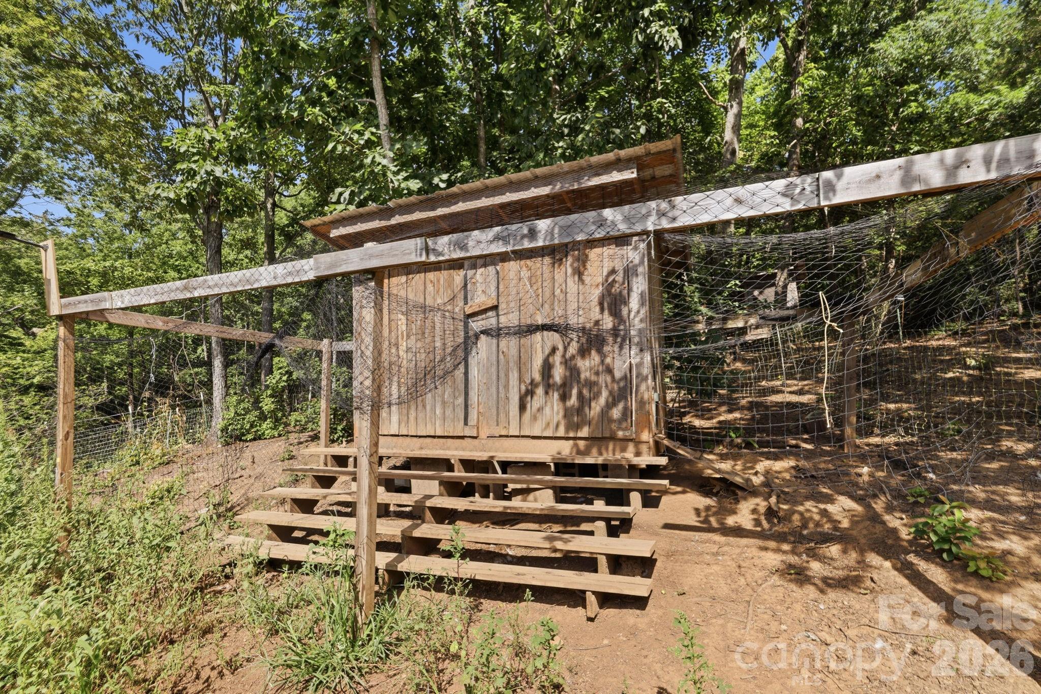 main property photo 30