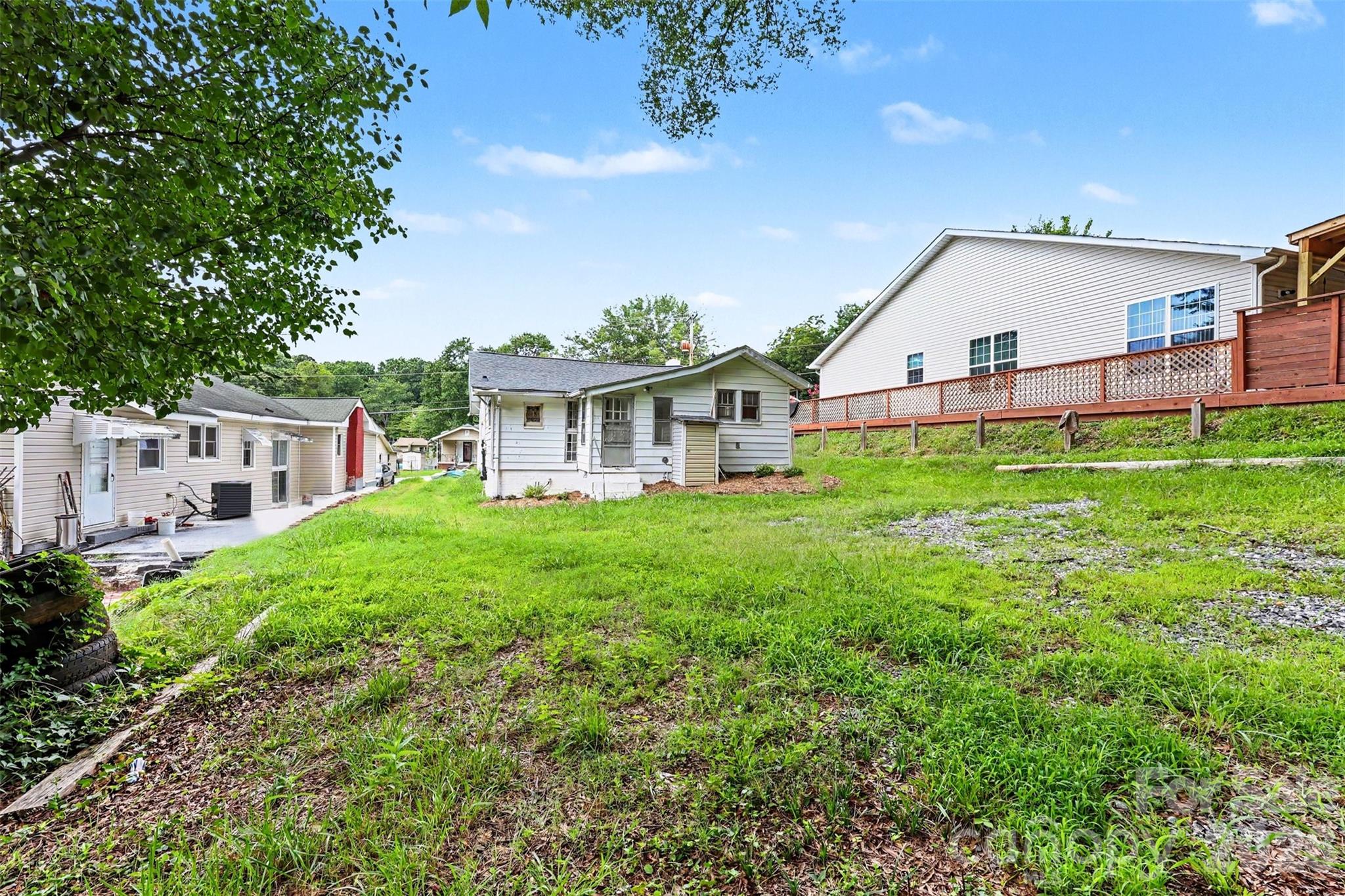 main property photo 26