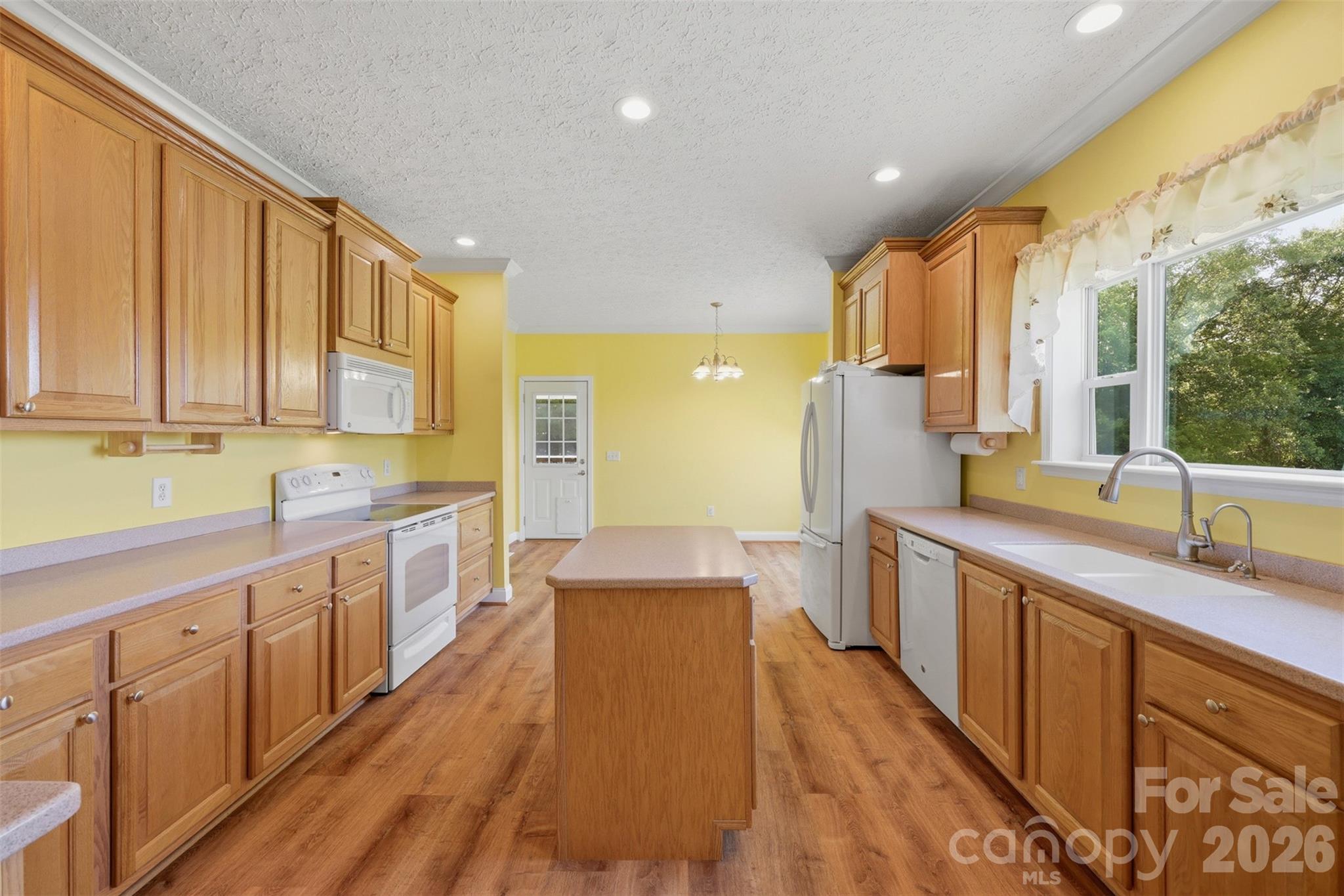 main property photo 16