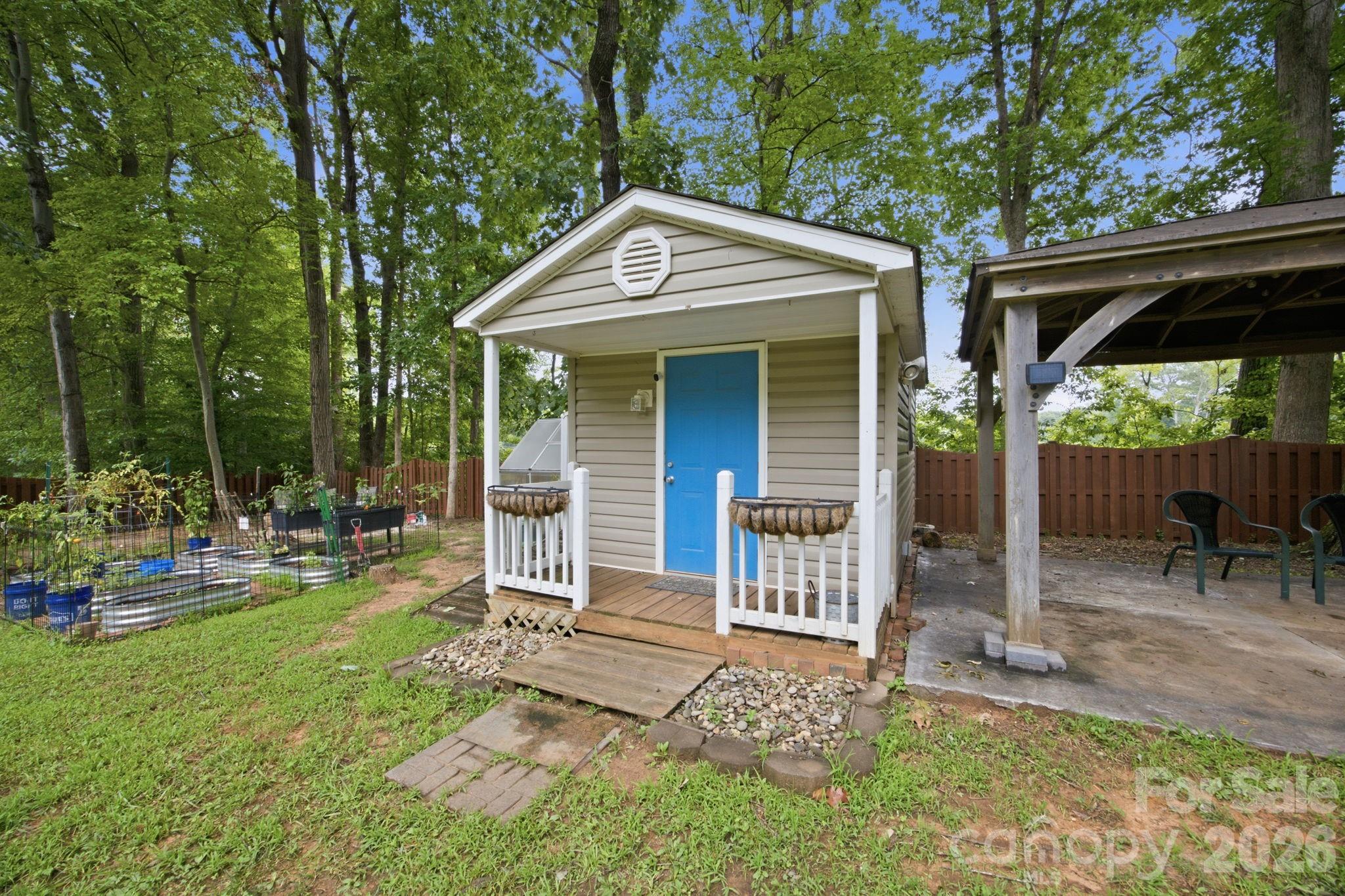 main property photo 17