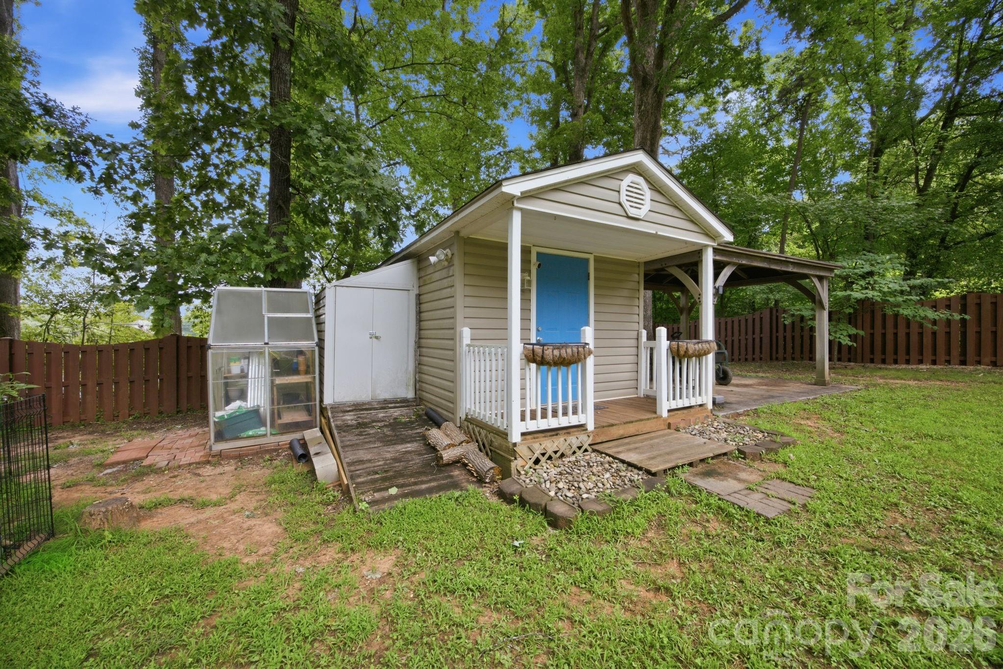 main property photo 19