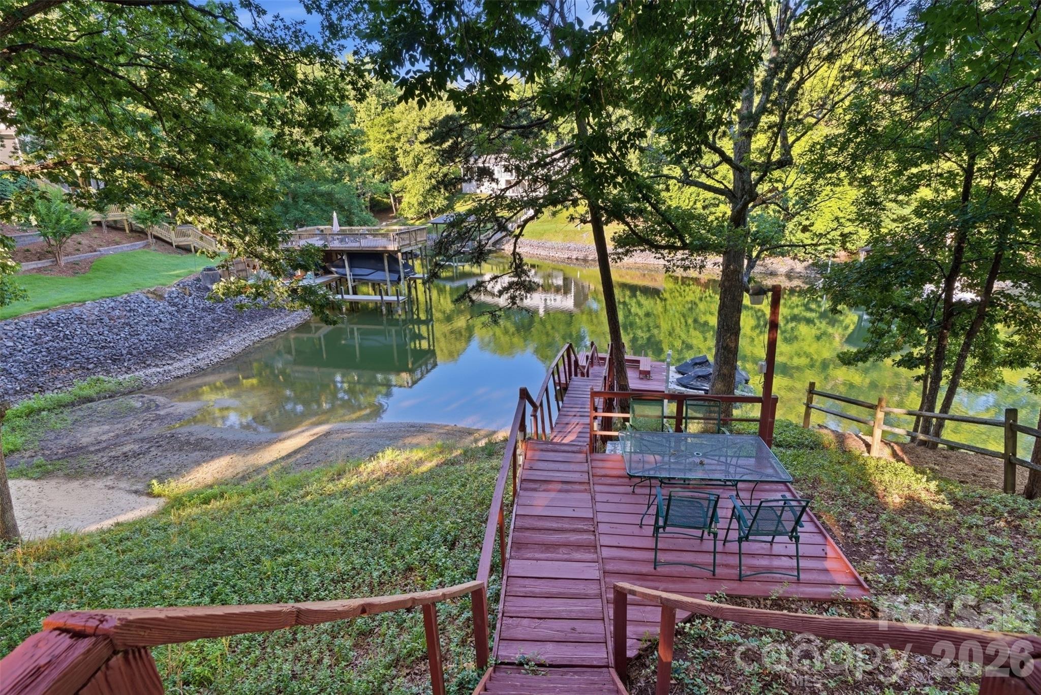 main property photo 6