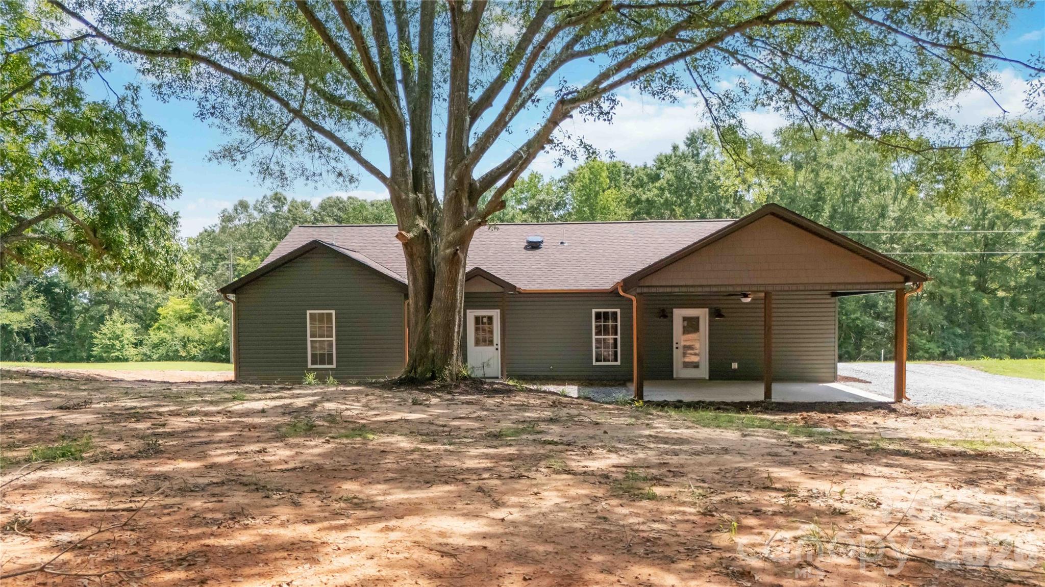 main property photo 41