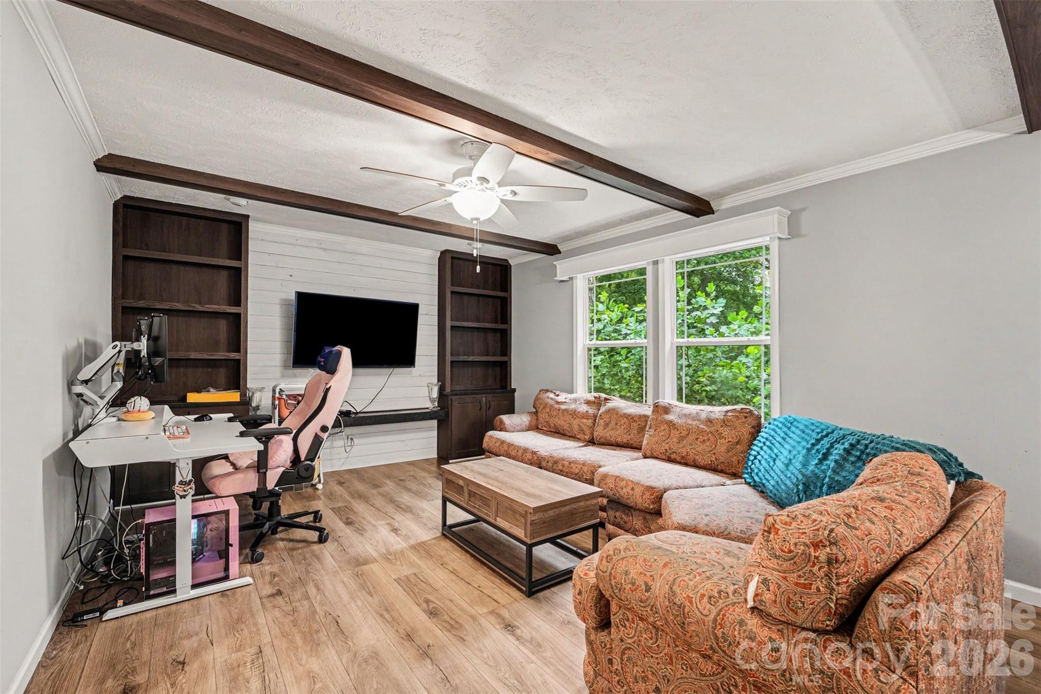 main property photo 12