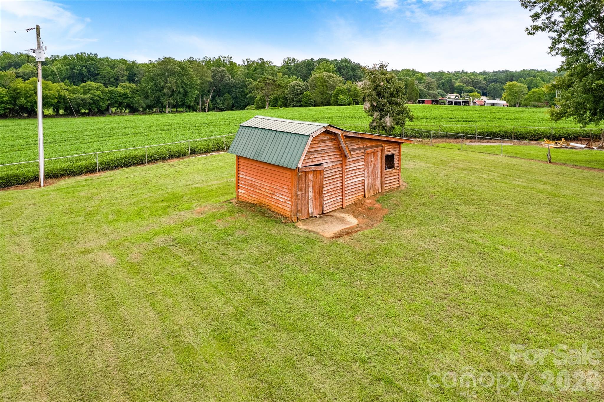main property photo 11
