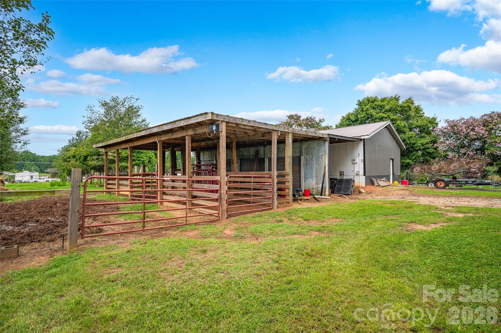 main property photo 16