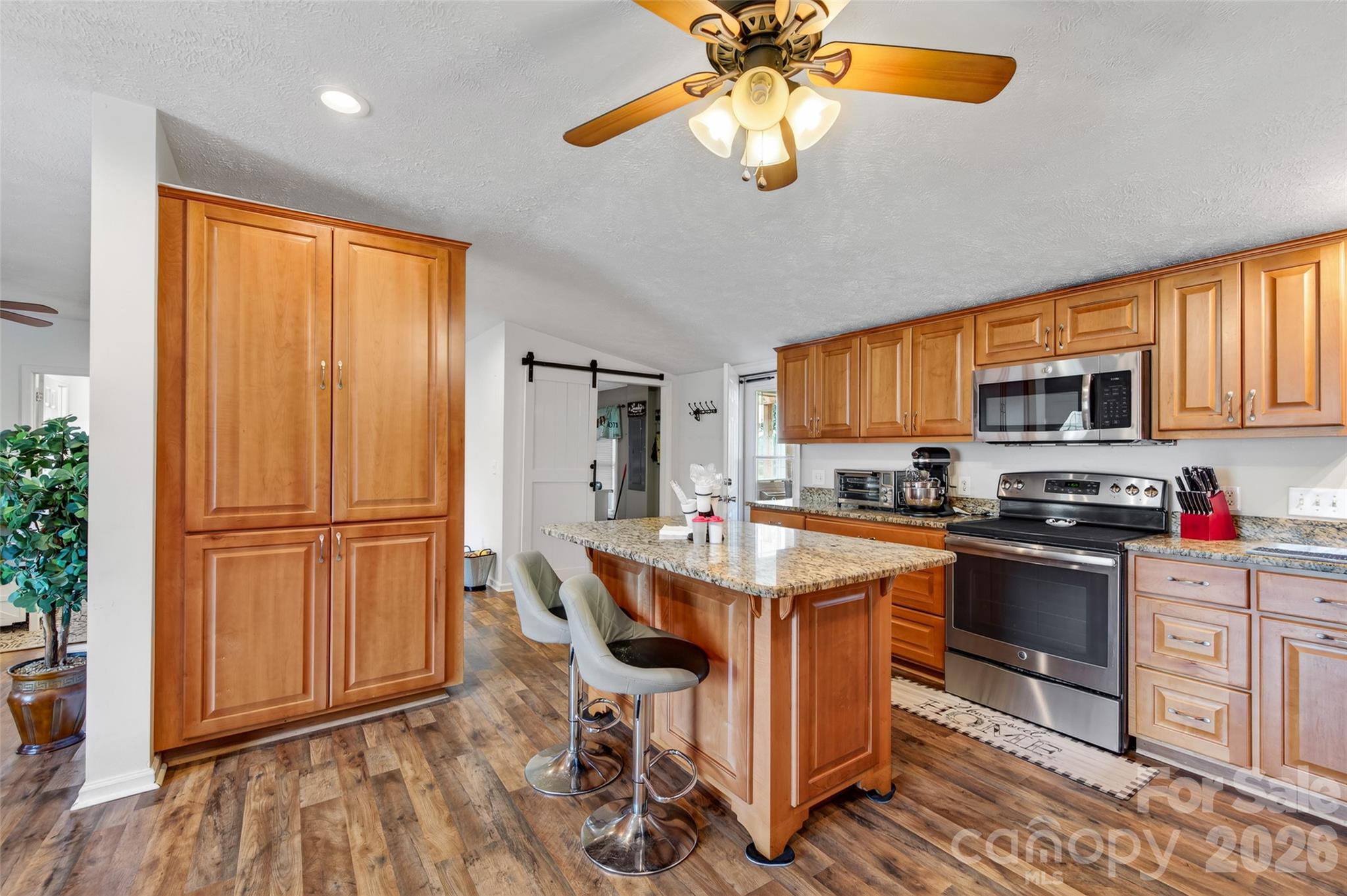main property photo 24