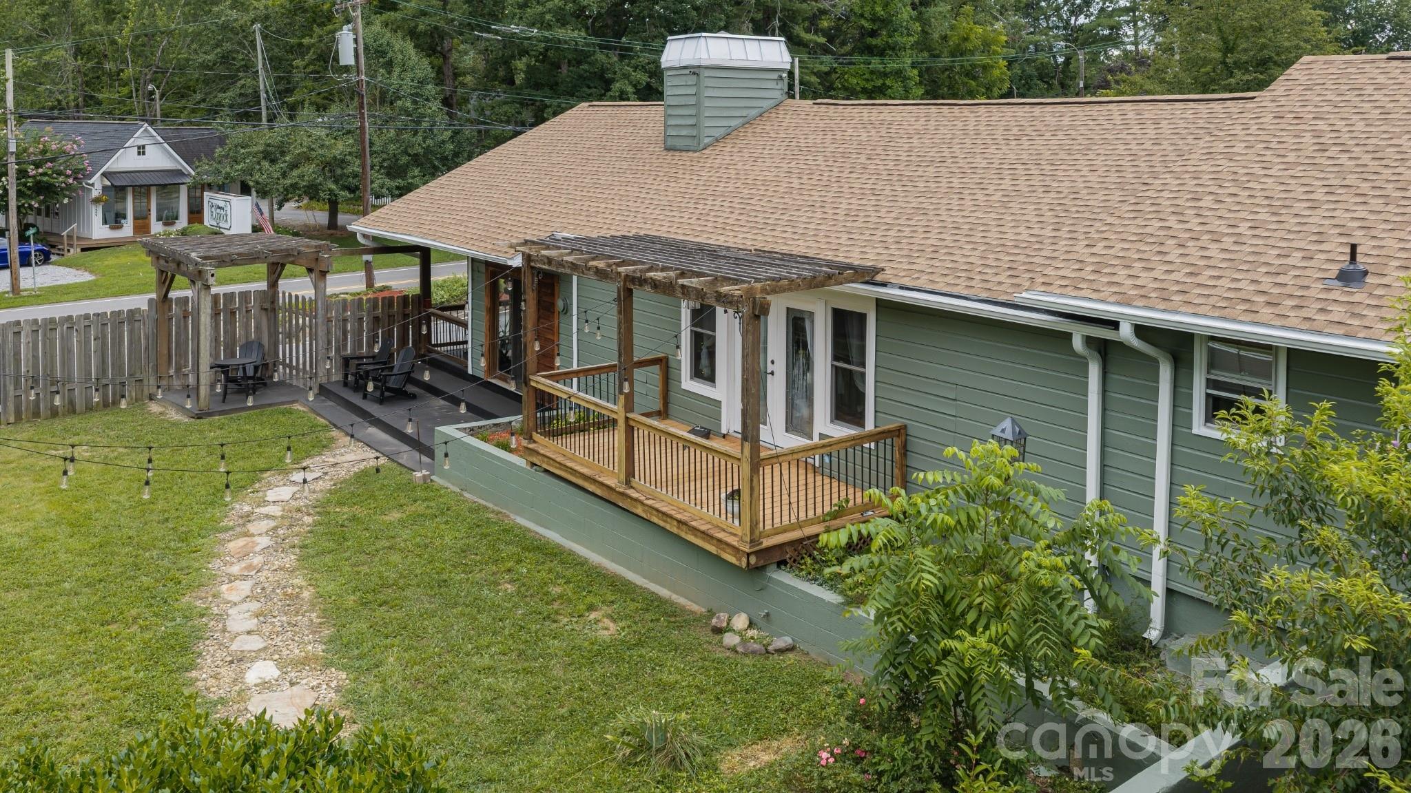 main property photo 8
