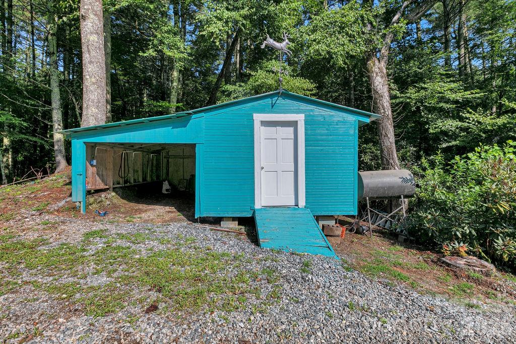 main property photo 40