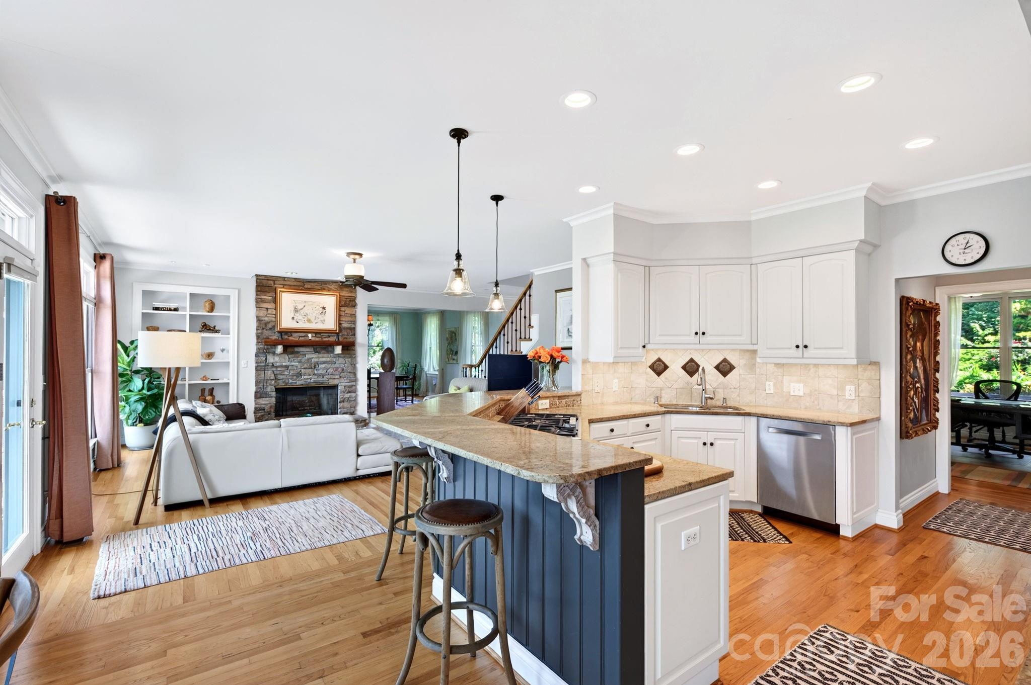 main property photo 16