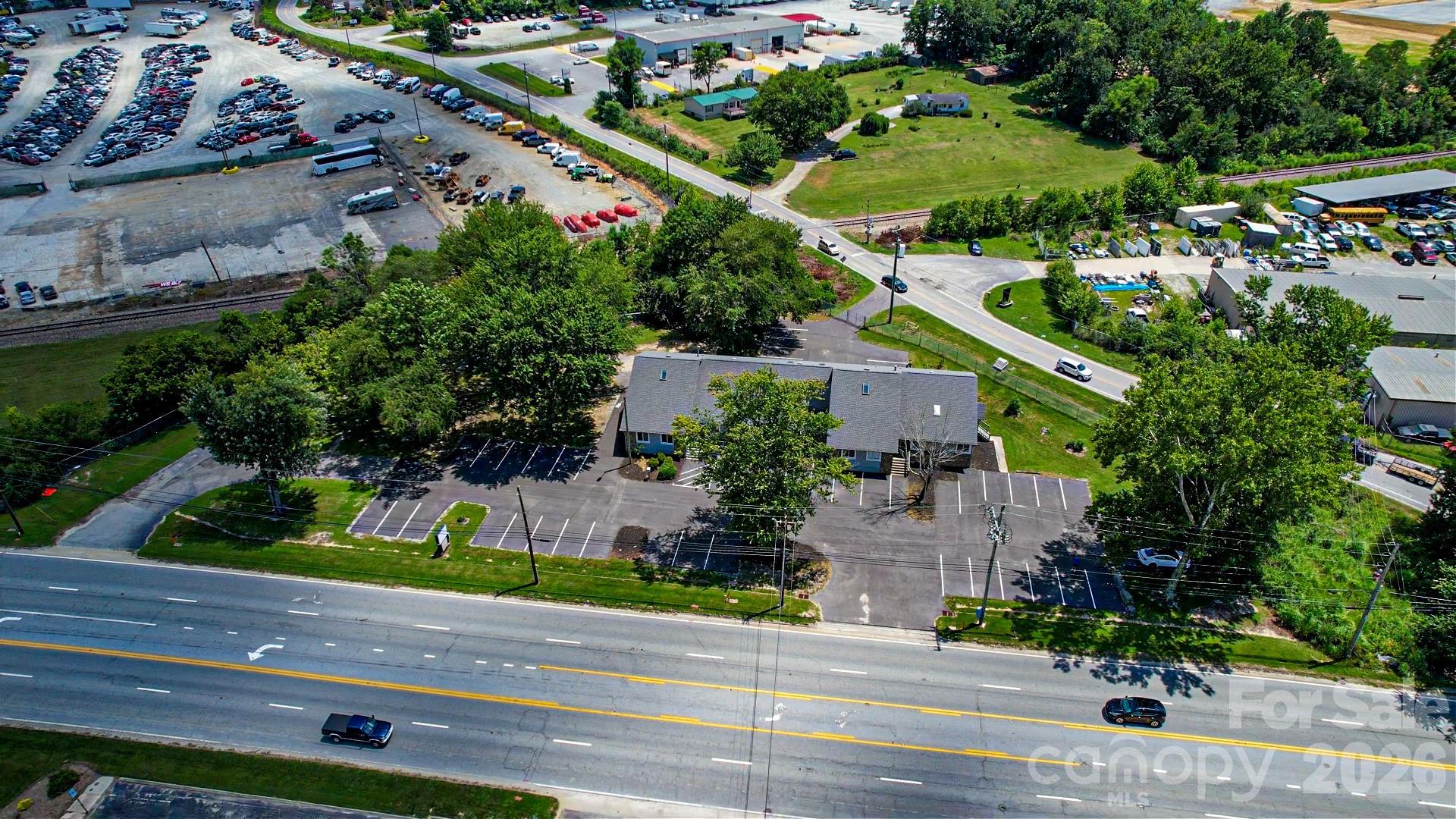 main property photo 6