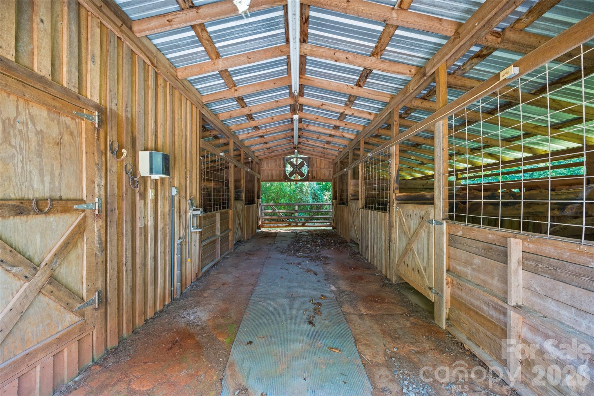 main property photo 37