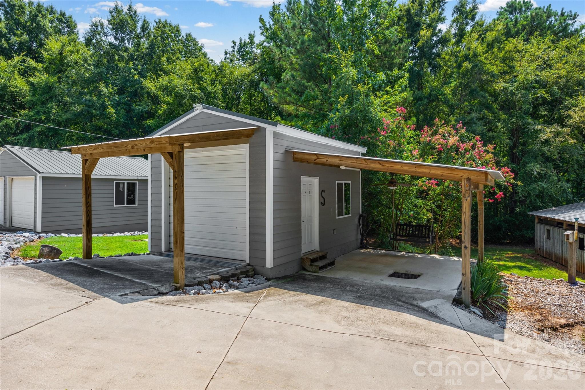 main property photo 38