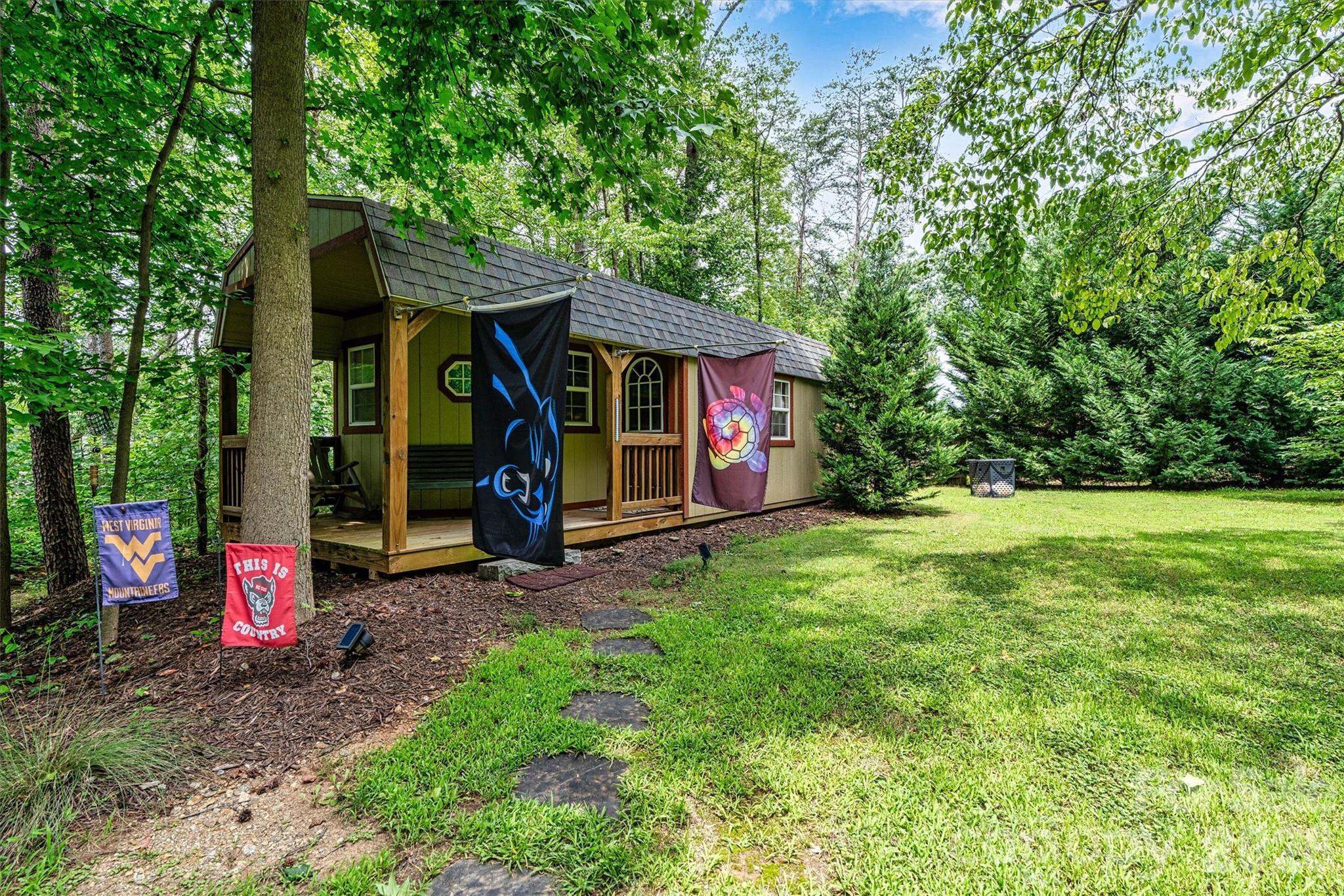 main property photo 28