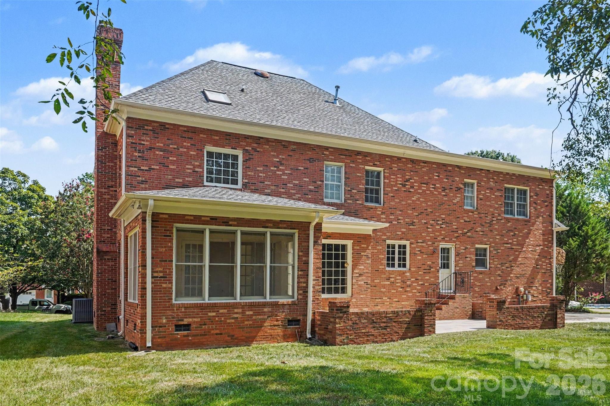 main property photo 32