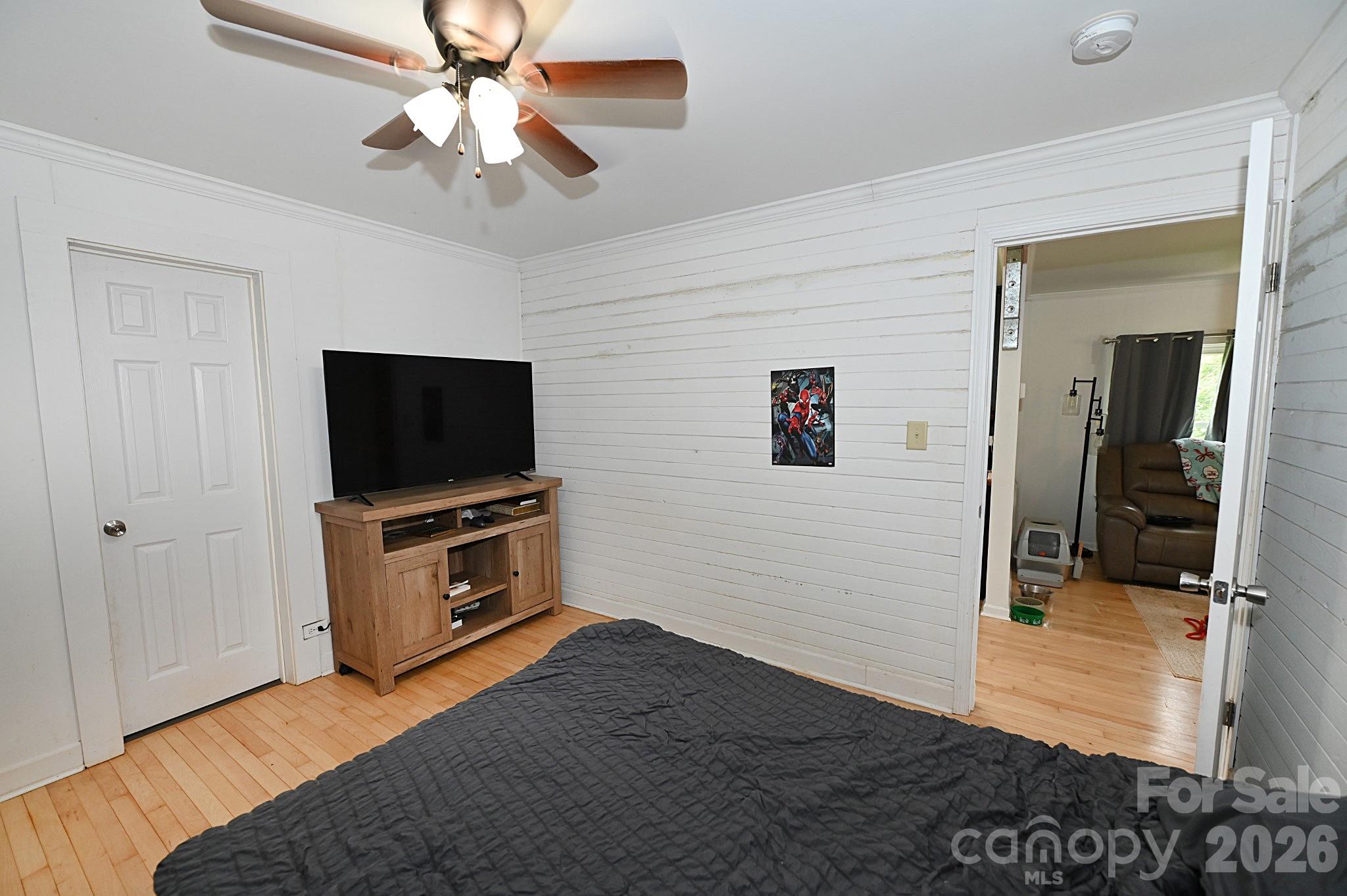 main property photo 23