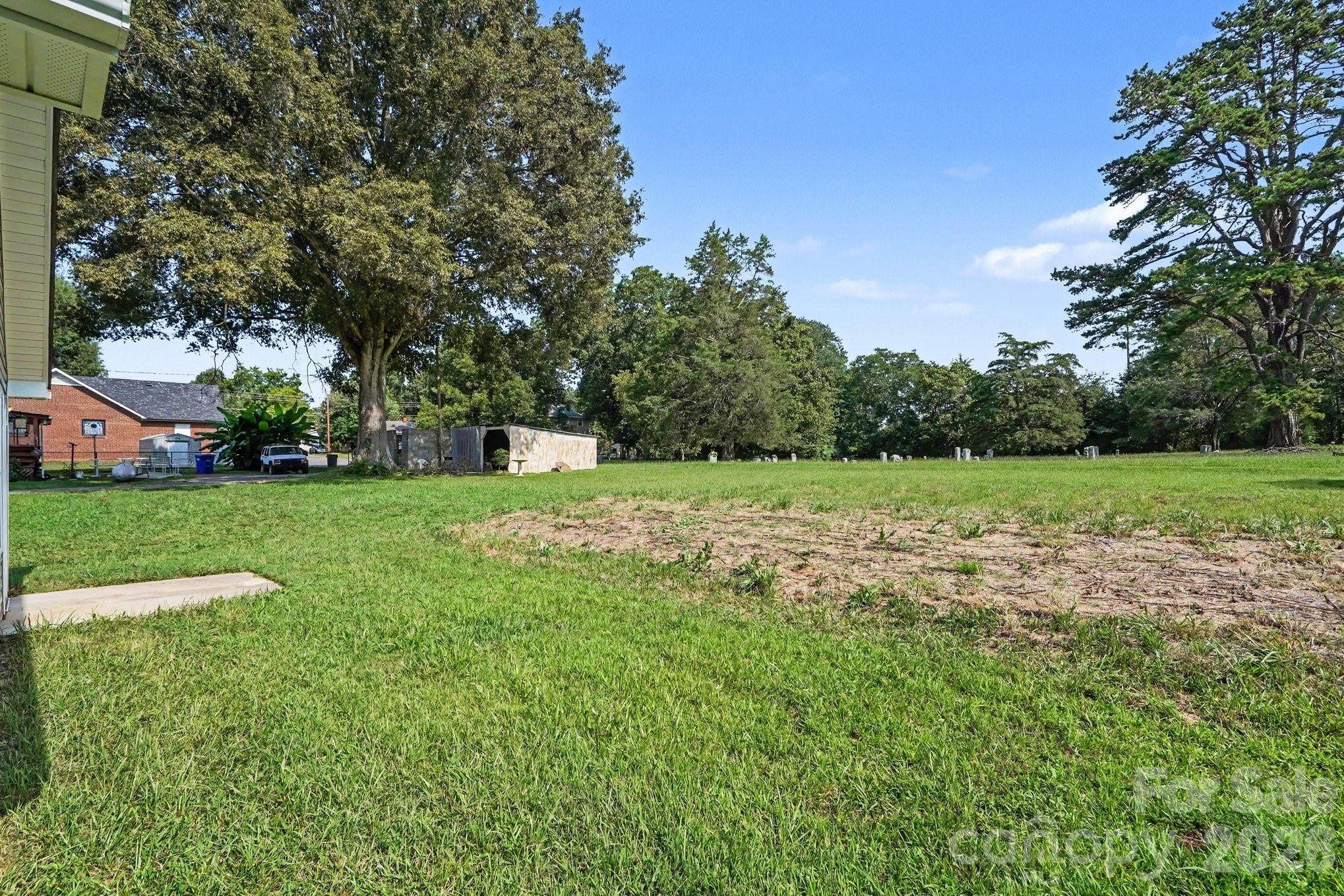 main property photo 19