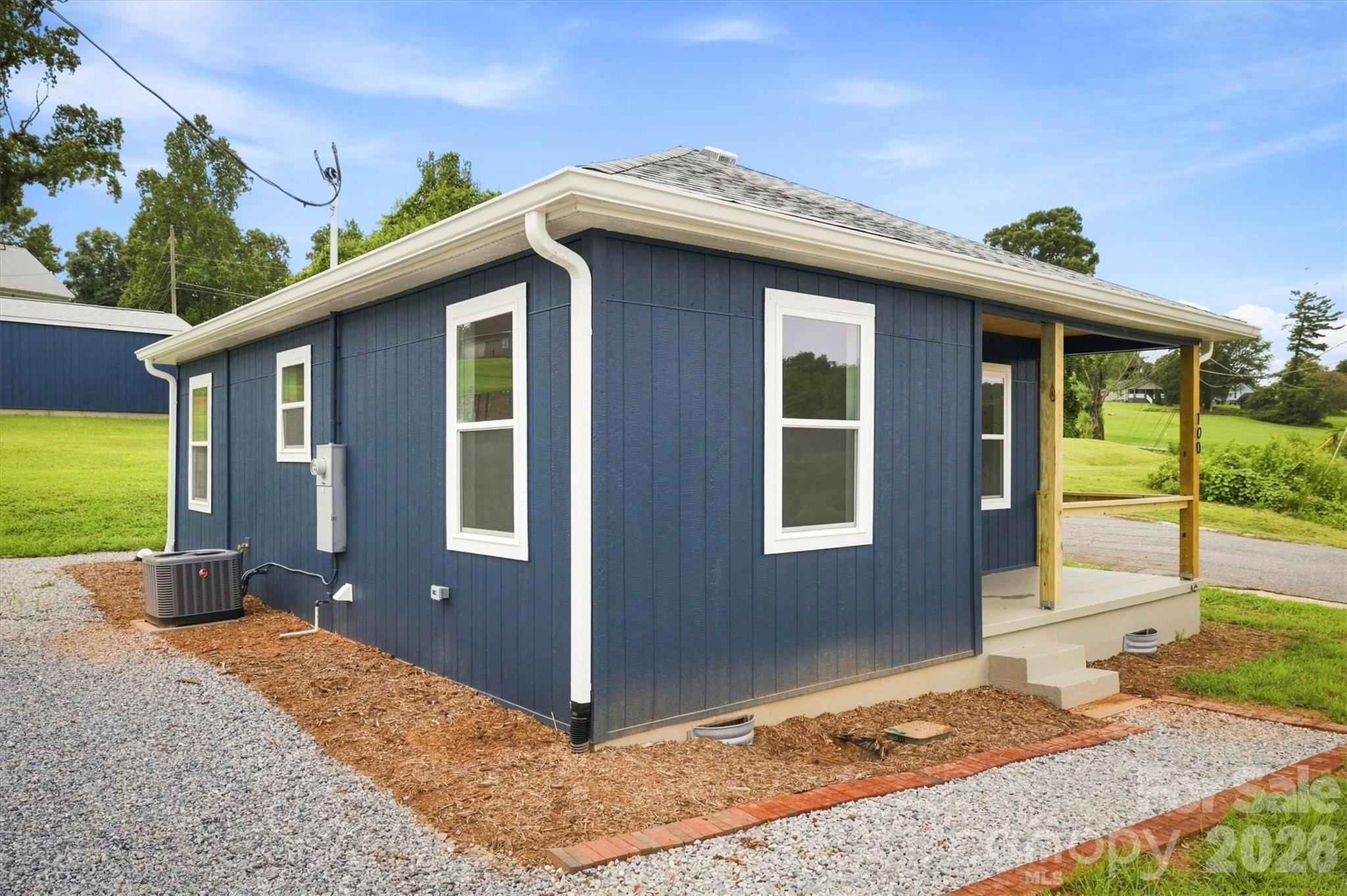 main property photo 28
