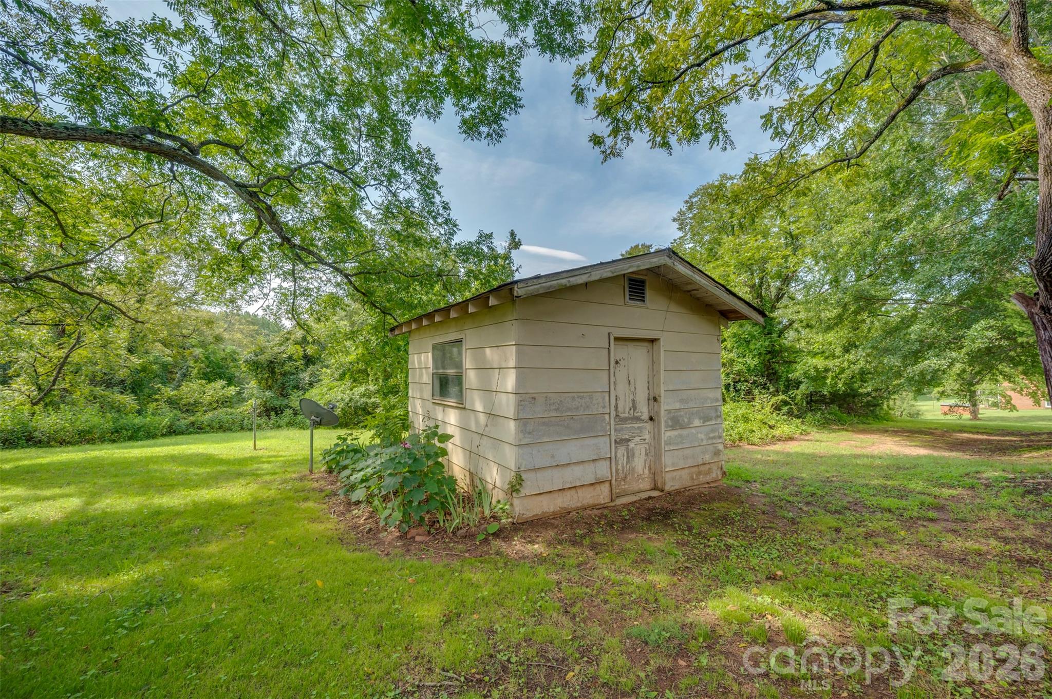 main property photo 28