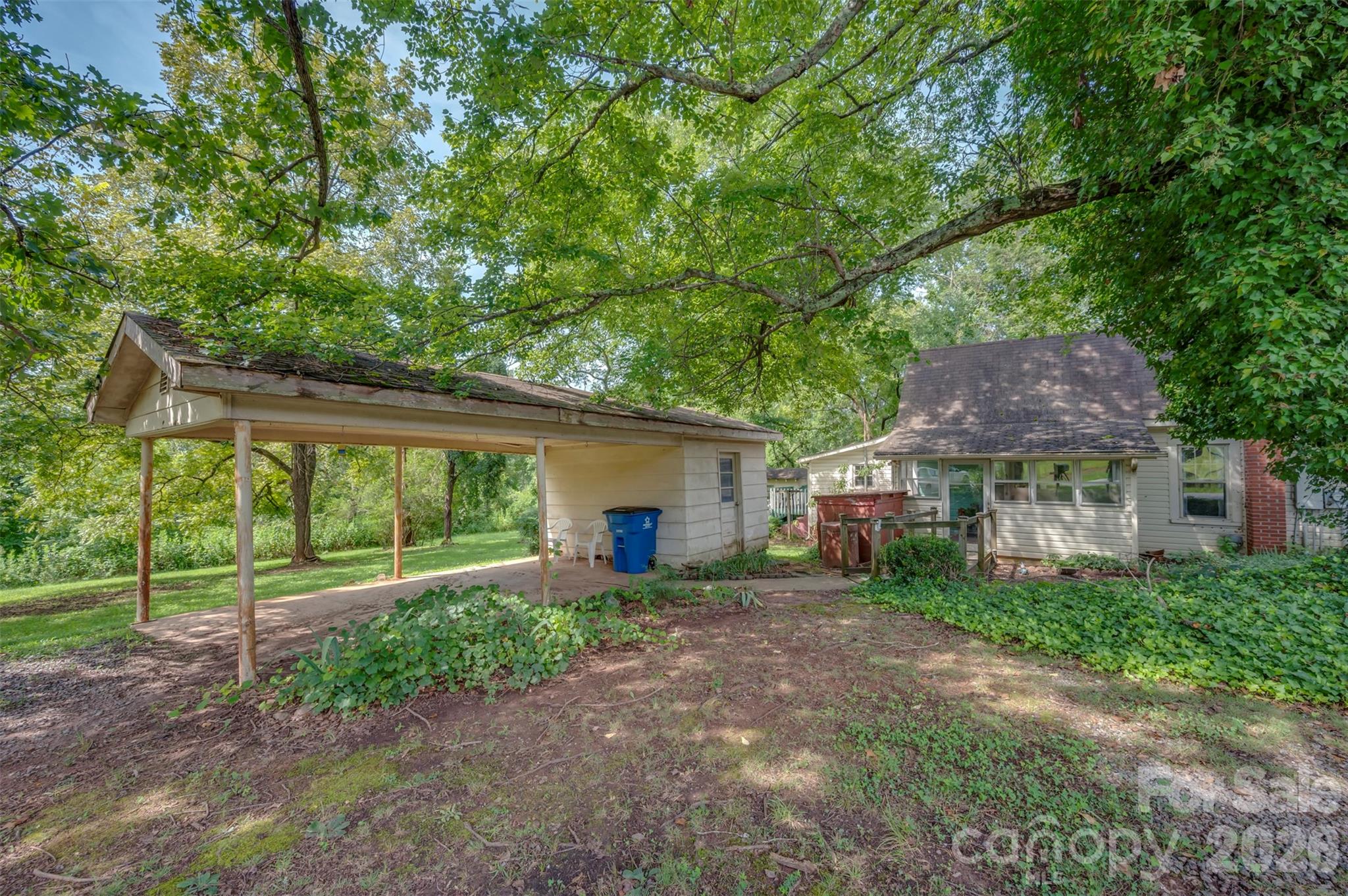 main property photo 37