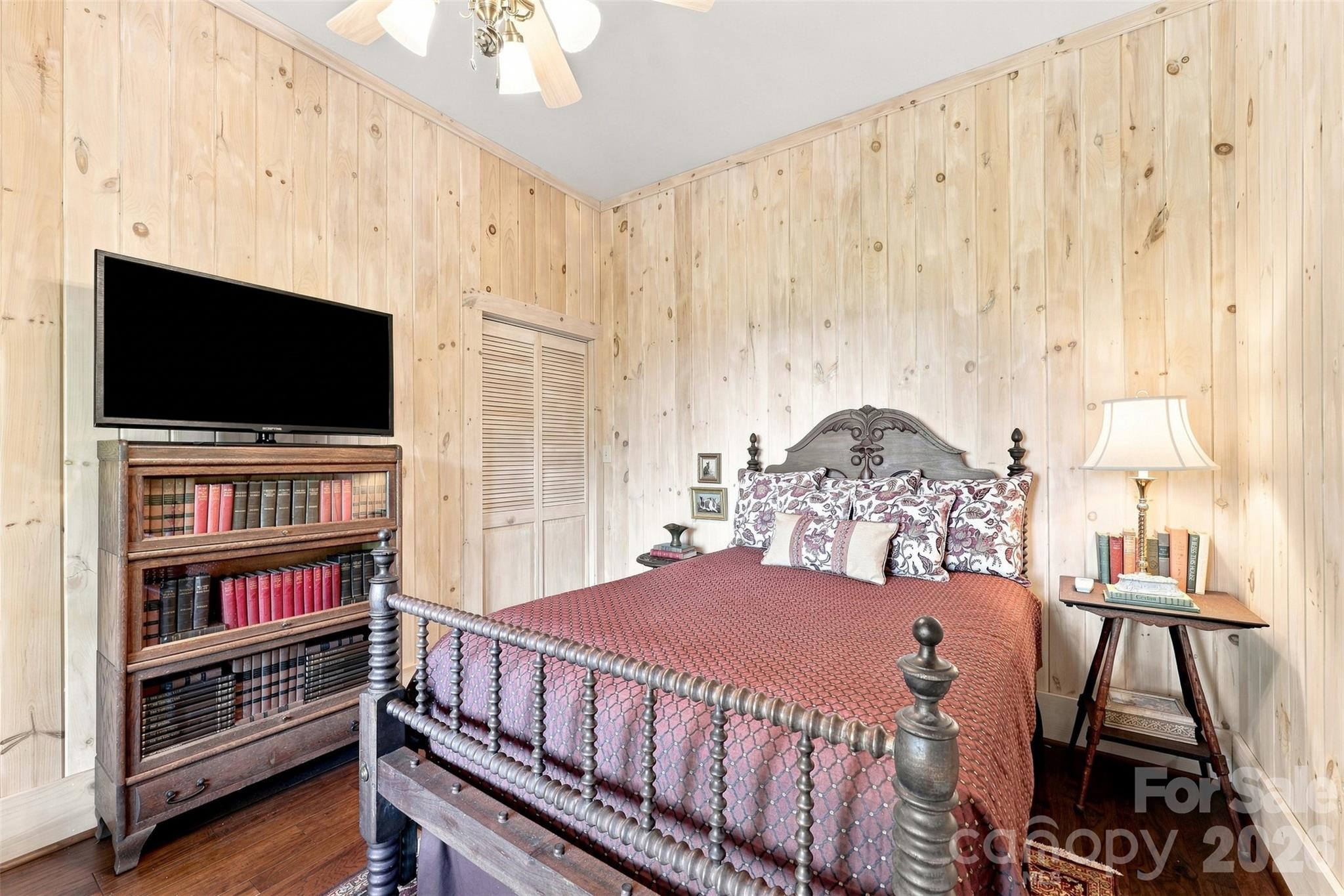 main property photo 23