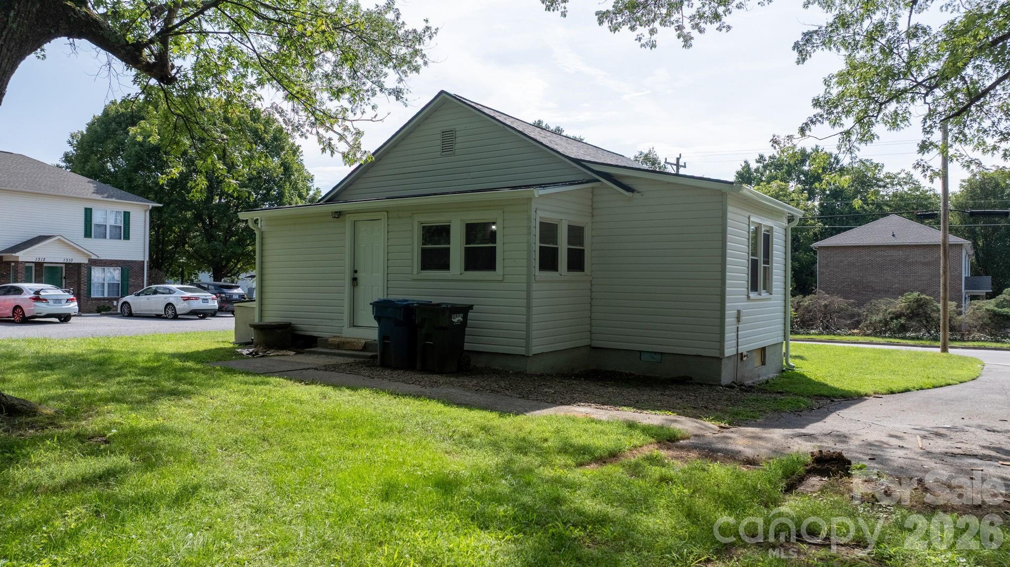 main property photo 24