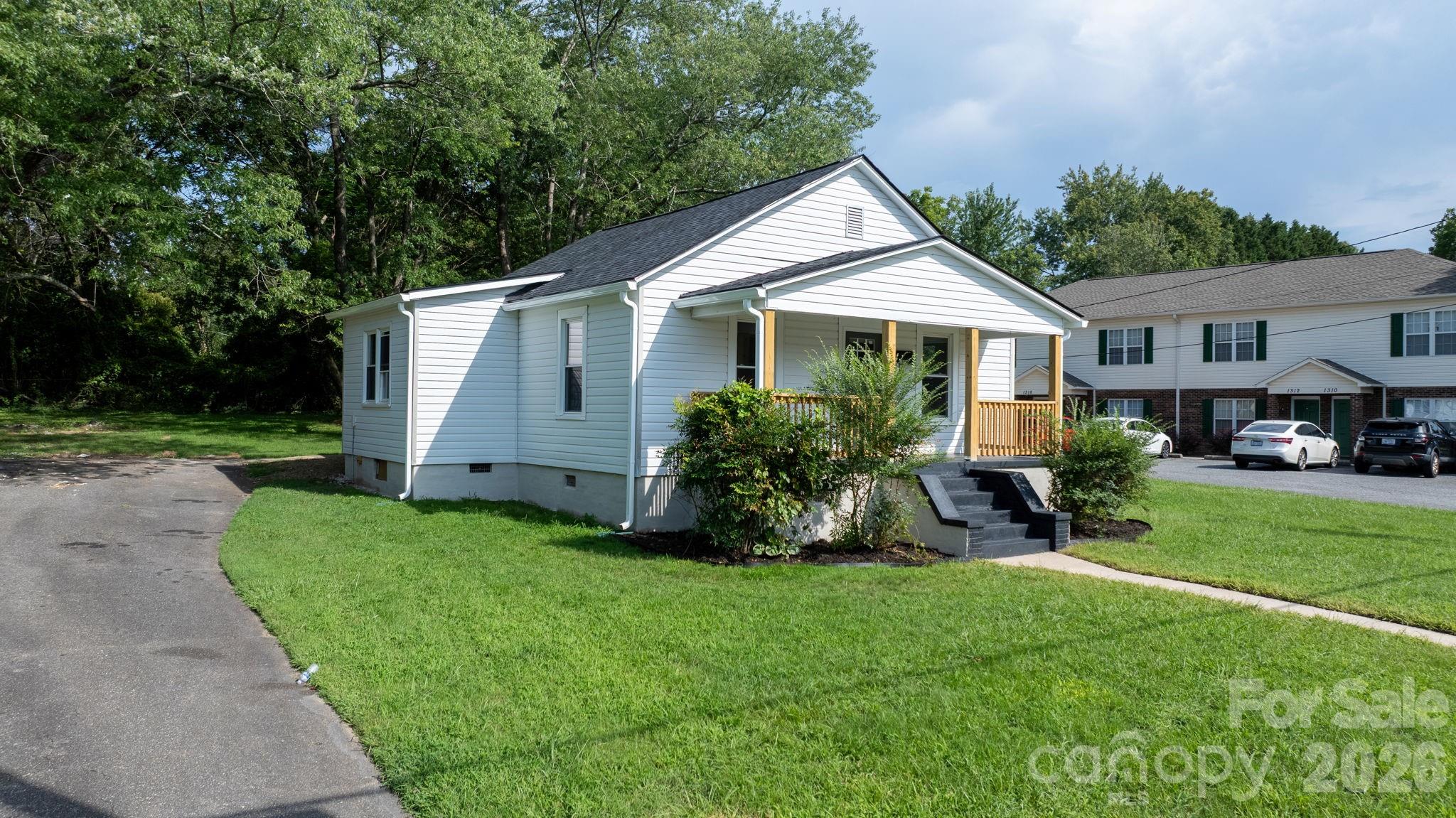 main property photo 3