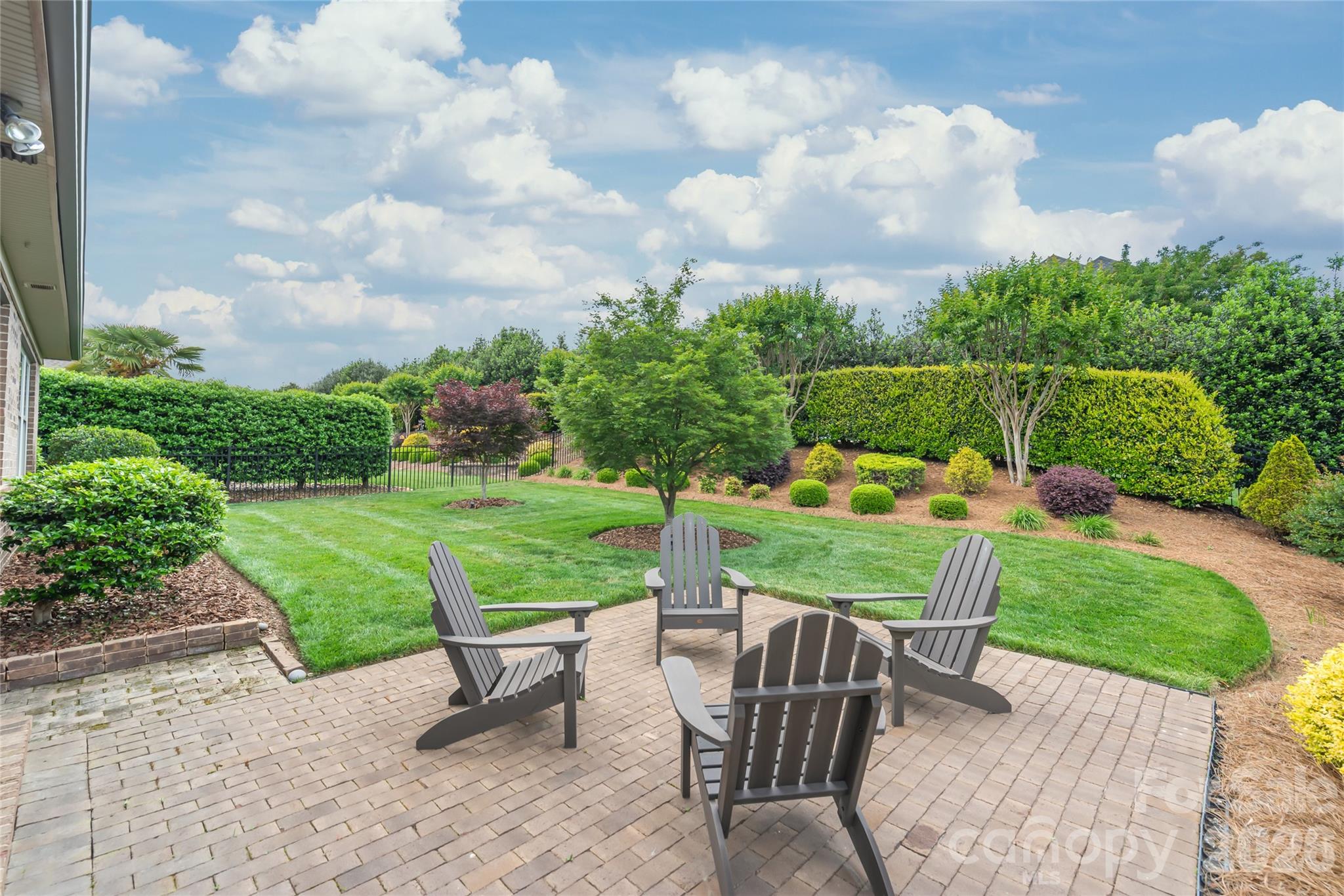 main property photo 40