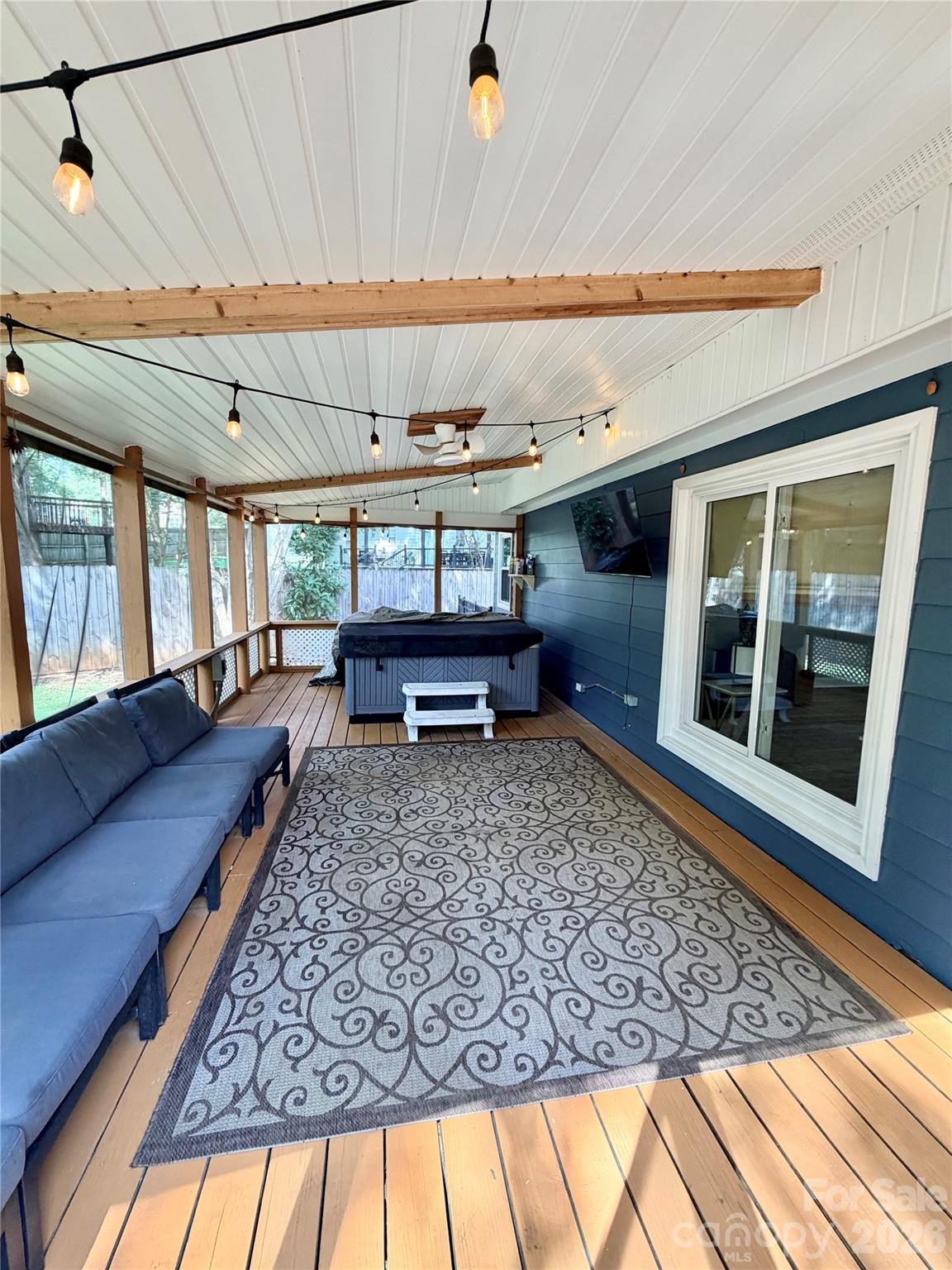 main property photo 28