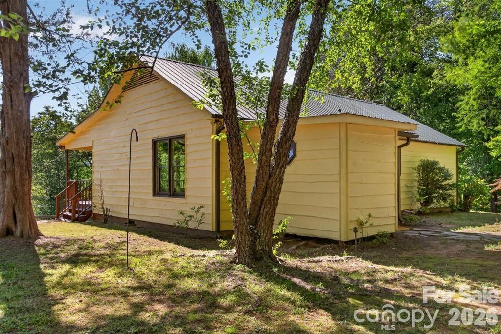 main property photo 9