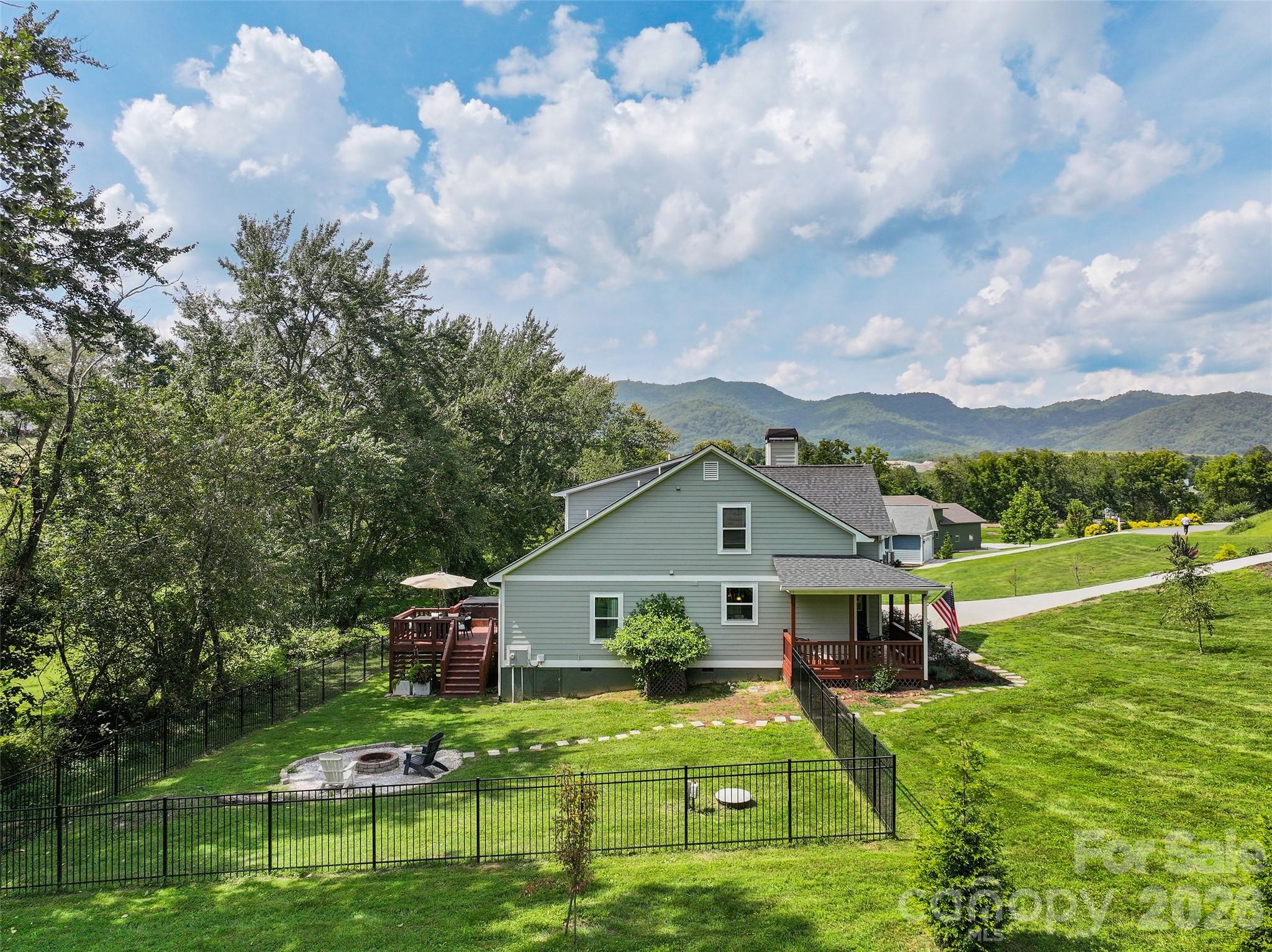 main property photo 30