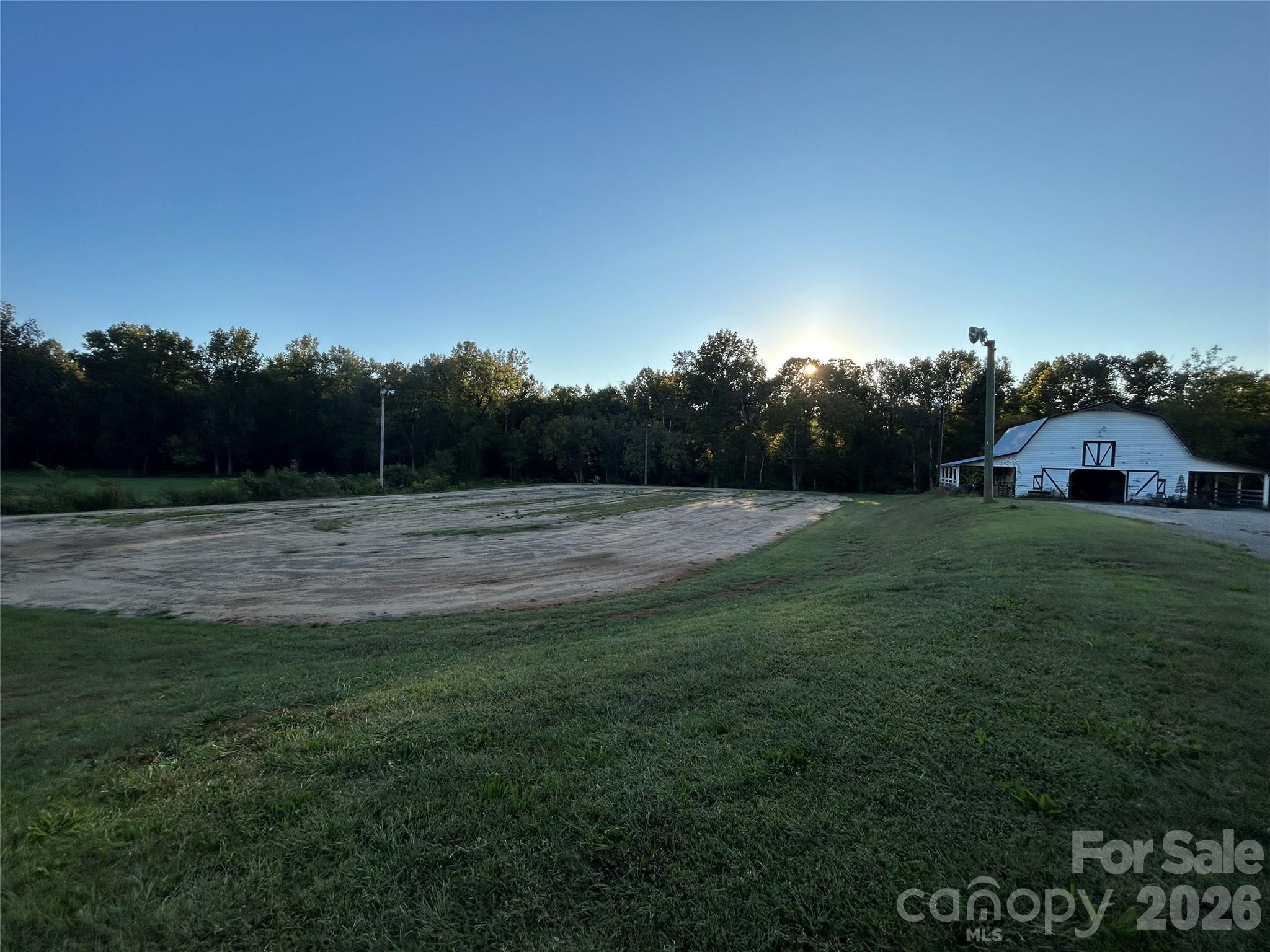 main property photo 10