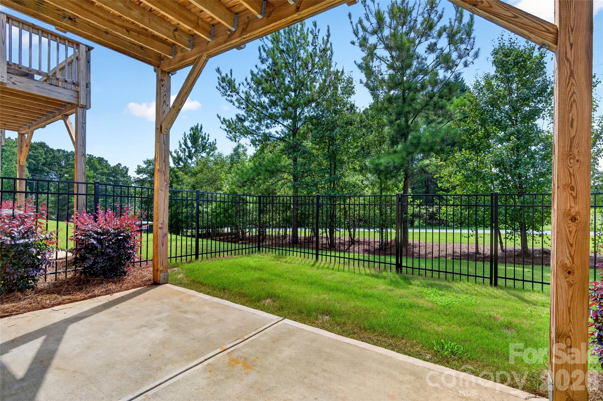 main property photo 18